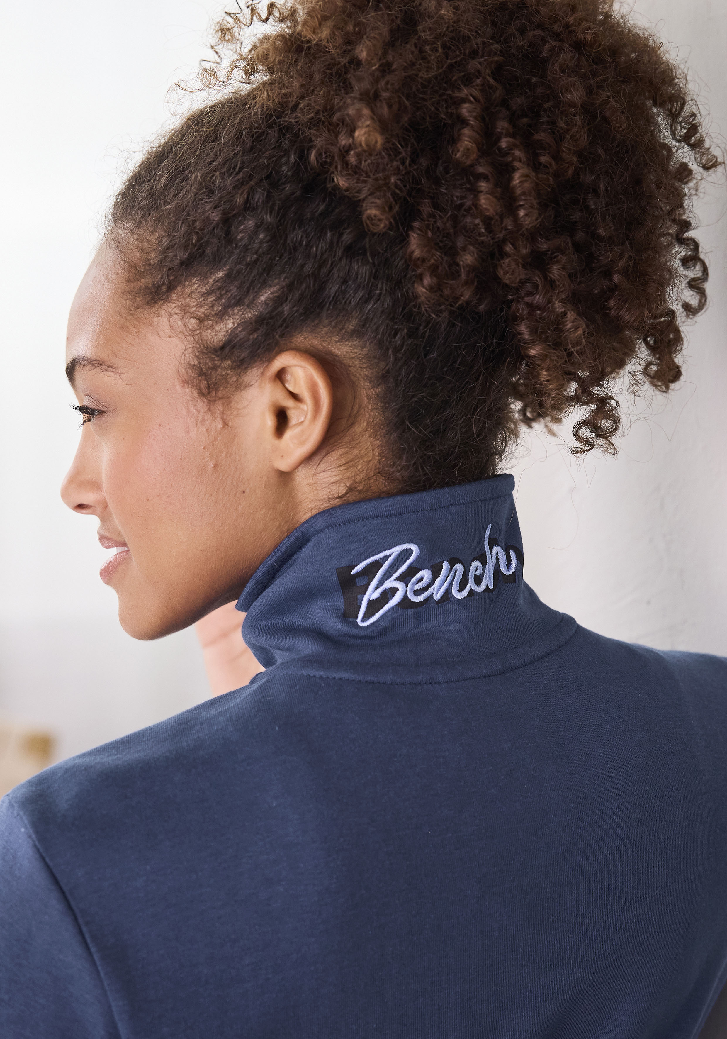 Thumbnail - Bench. Loungewear Sweatjacke, mit bestickten Stehkragen, Loungeanzug