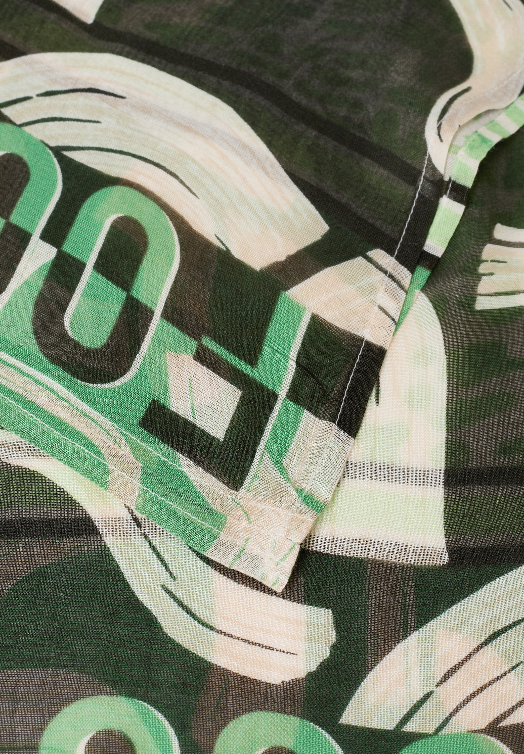 Cecil Loop mit grafischem Muster