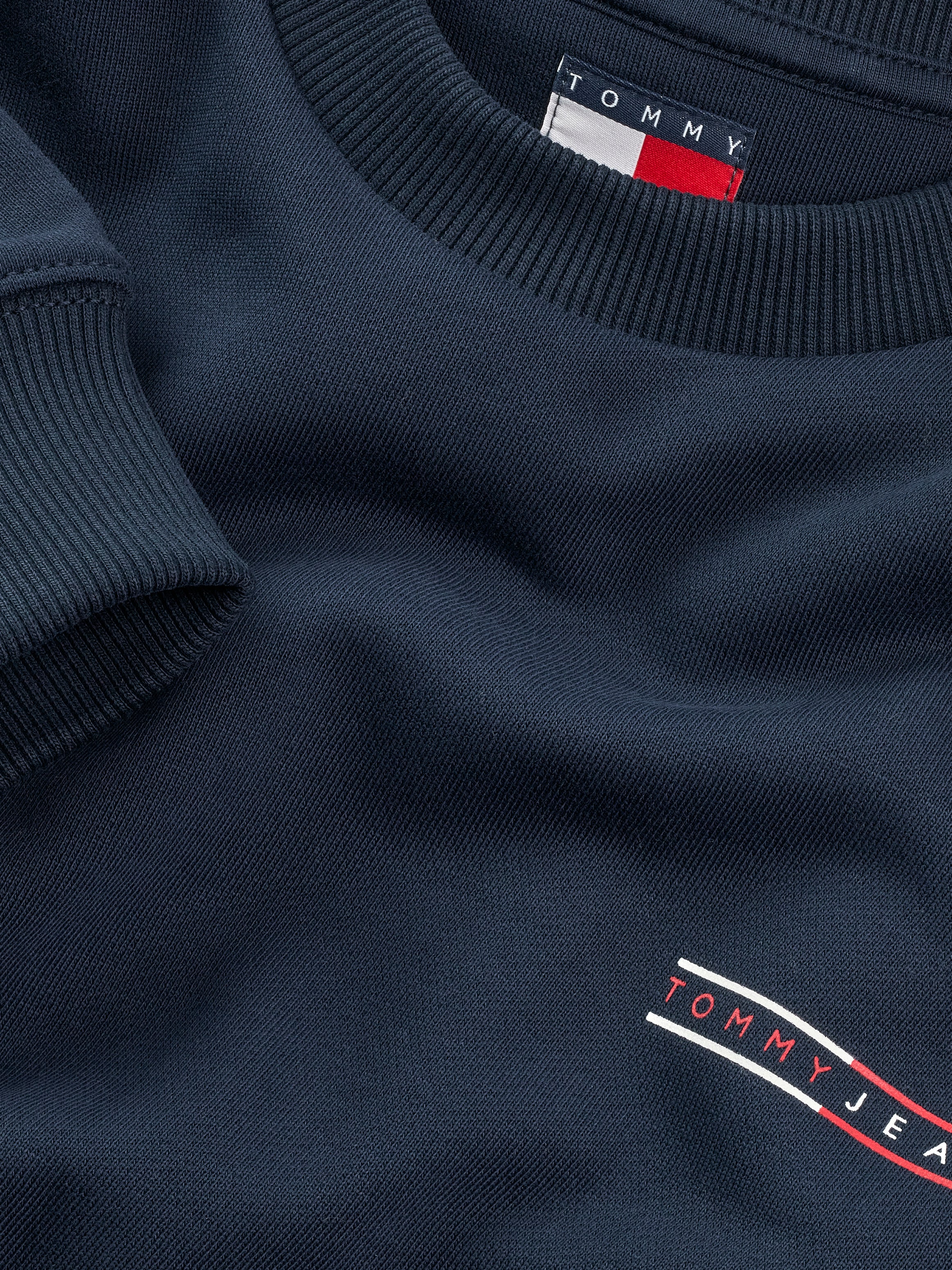 Tommy Jeans Sweatshirt »TJM REG ENTRY GRAPHIC CREW EXT«, leicht überschnittene Schultern, kleiner Print auf der Brust