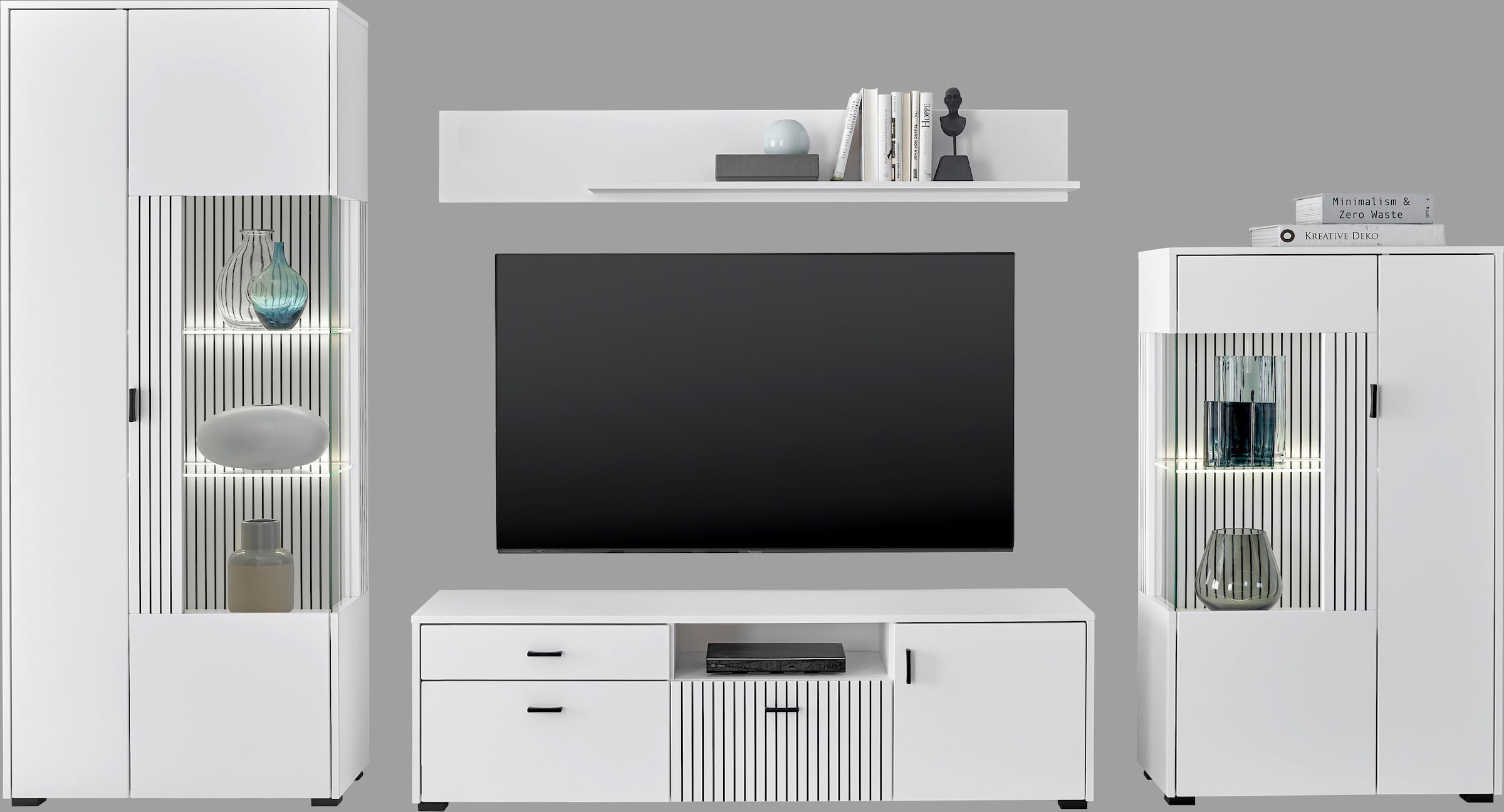 INOSIGN Wohnwand »HUDSON«, (Set, 4 St.), mit moderner Rillenoptik, Griffe aus Metall (Schwarz), Breite 320 cm