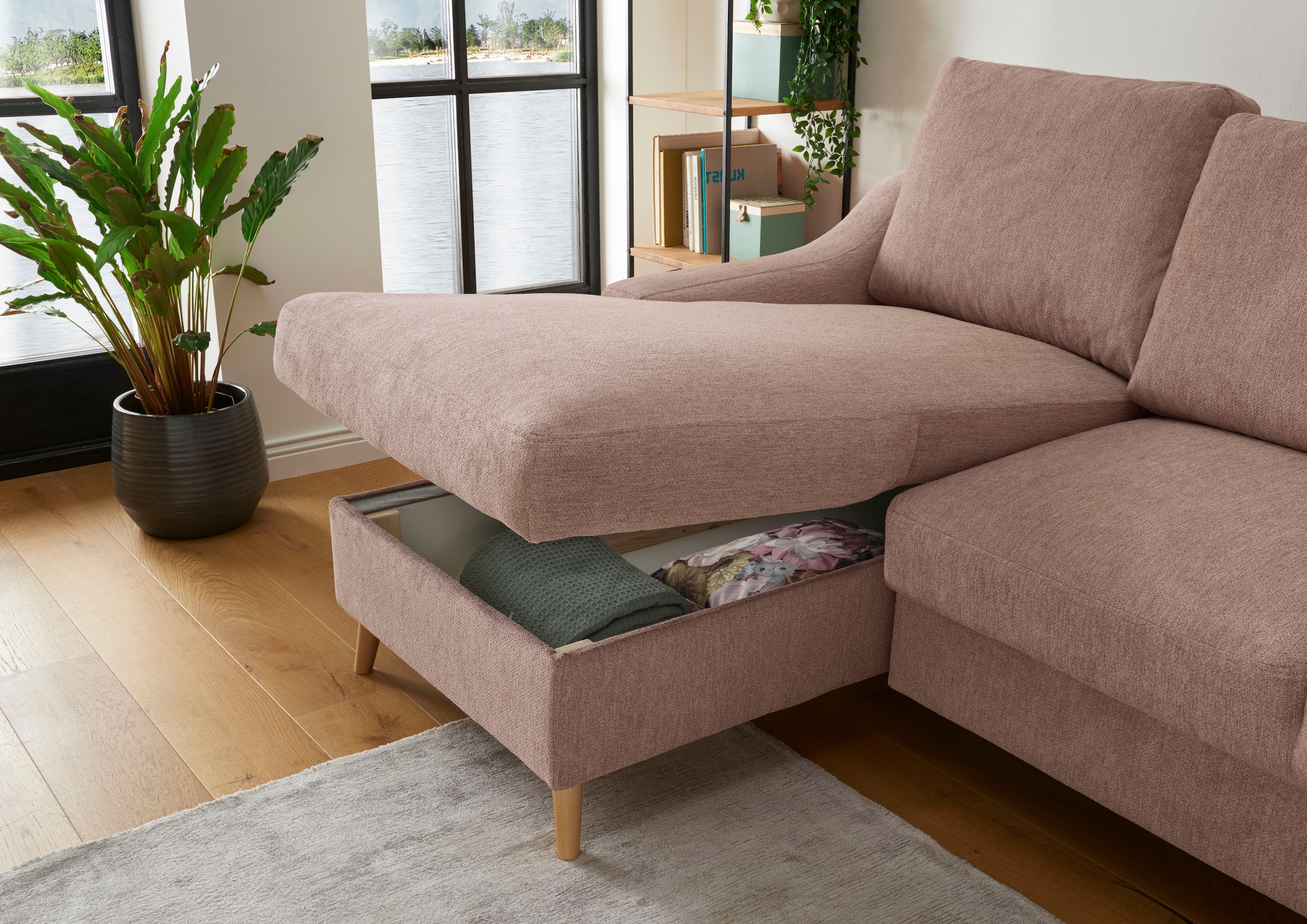 INOSIGN Ecksofa »Valentina L-Form«, 2 Zierkissen, mit Seitentasche, ausziehbarer Liegefläche, Bettkasten