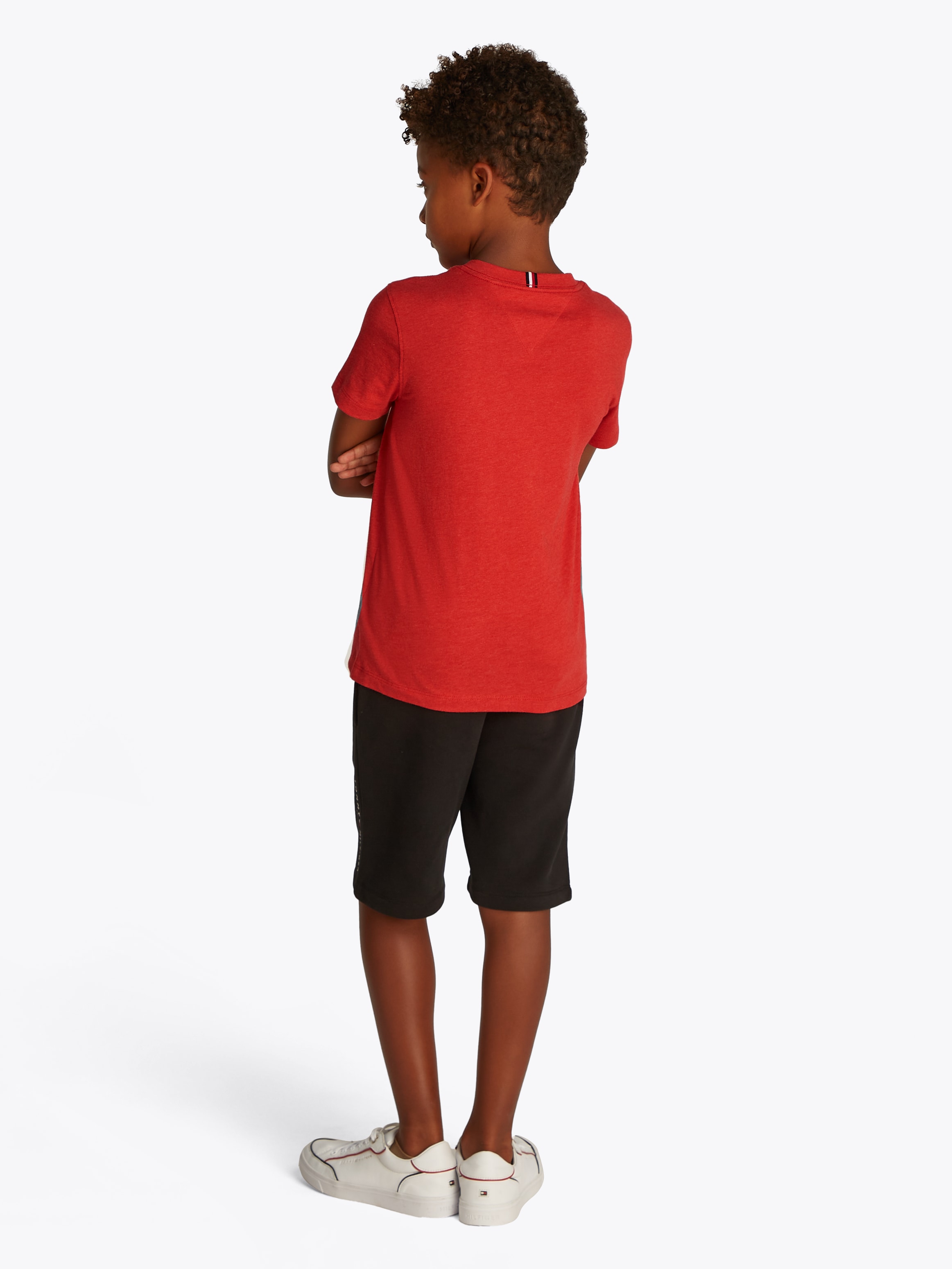 Tommy Hilfiger T-Shirt »ESSENTIAL COTTON TEE S/S«, mit Logostickerei