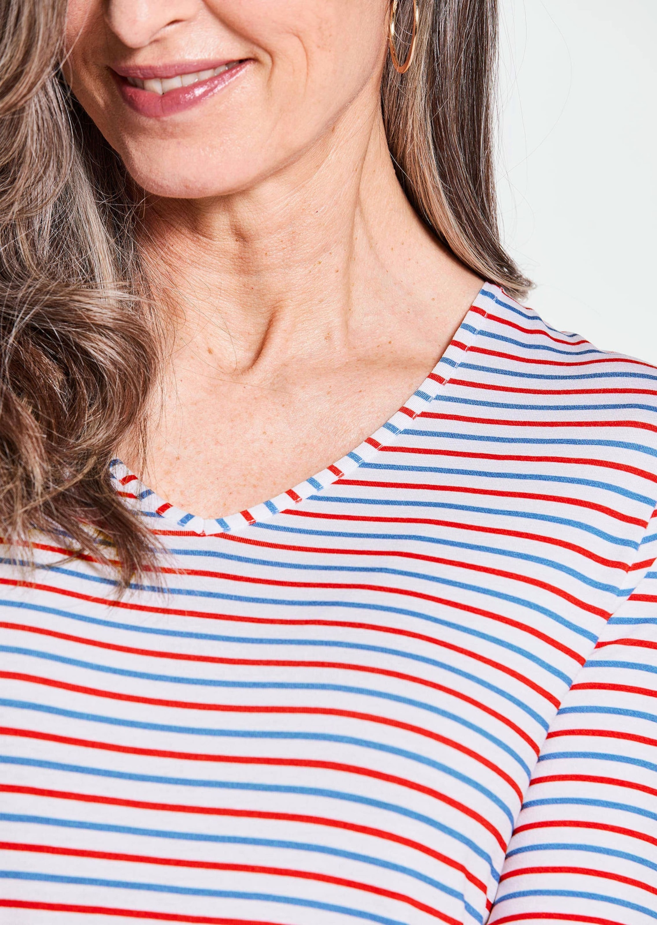 GOLDNER Kurzarmshirt »Maritimer Streifenlook mit V-Ausschnitt«