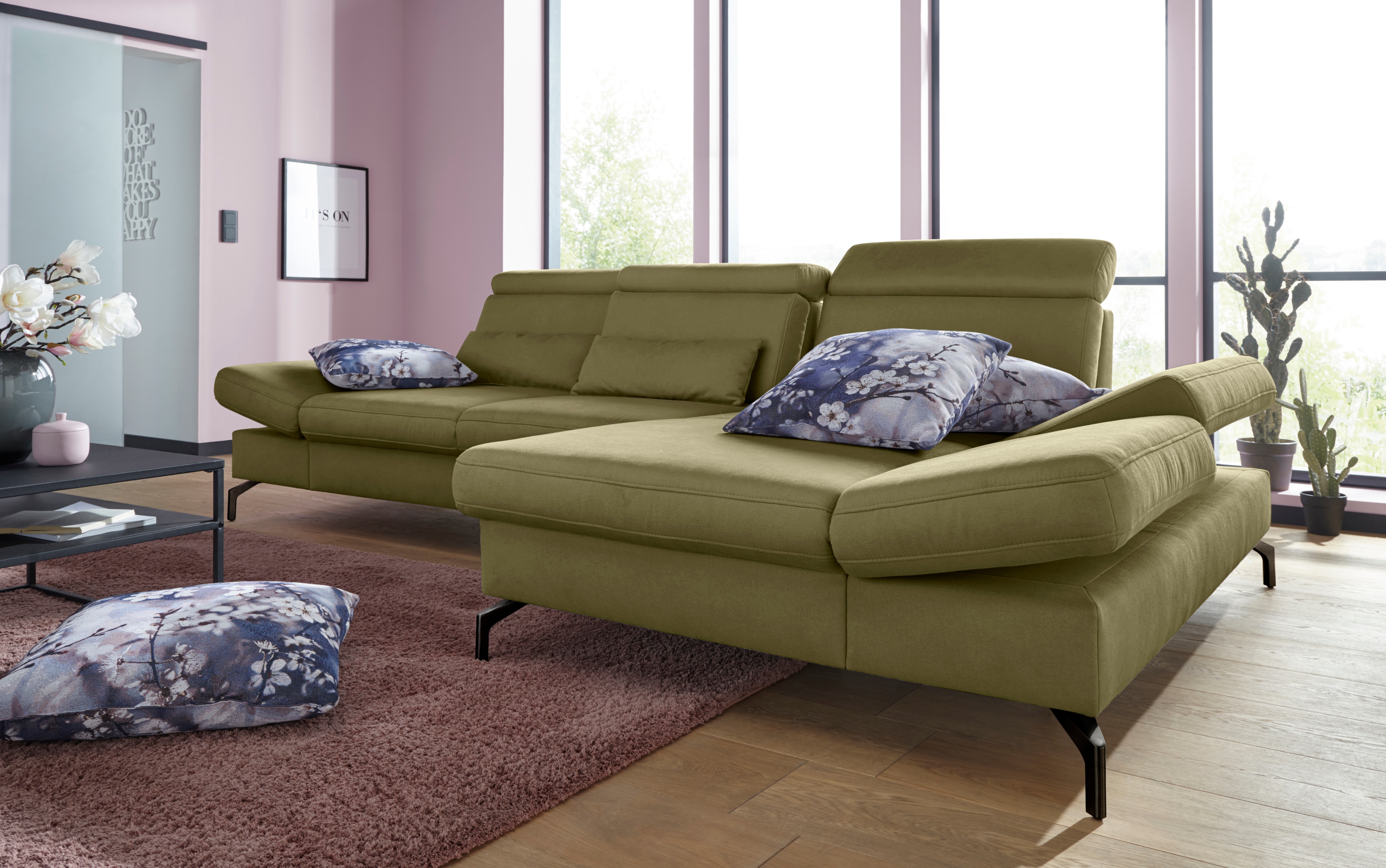sit&more Ecksofa "Brisbane L-Form" Fußhöhe 15 cm, inklusive Sitztiefen-, Armteil- und Kopfteilverstellung