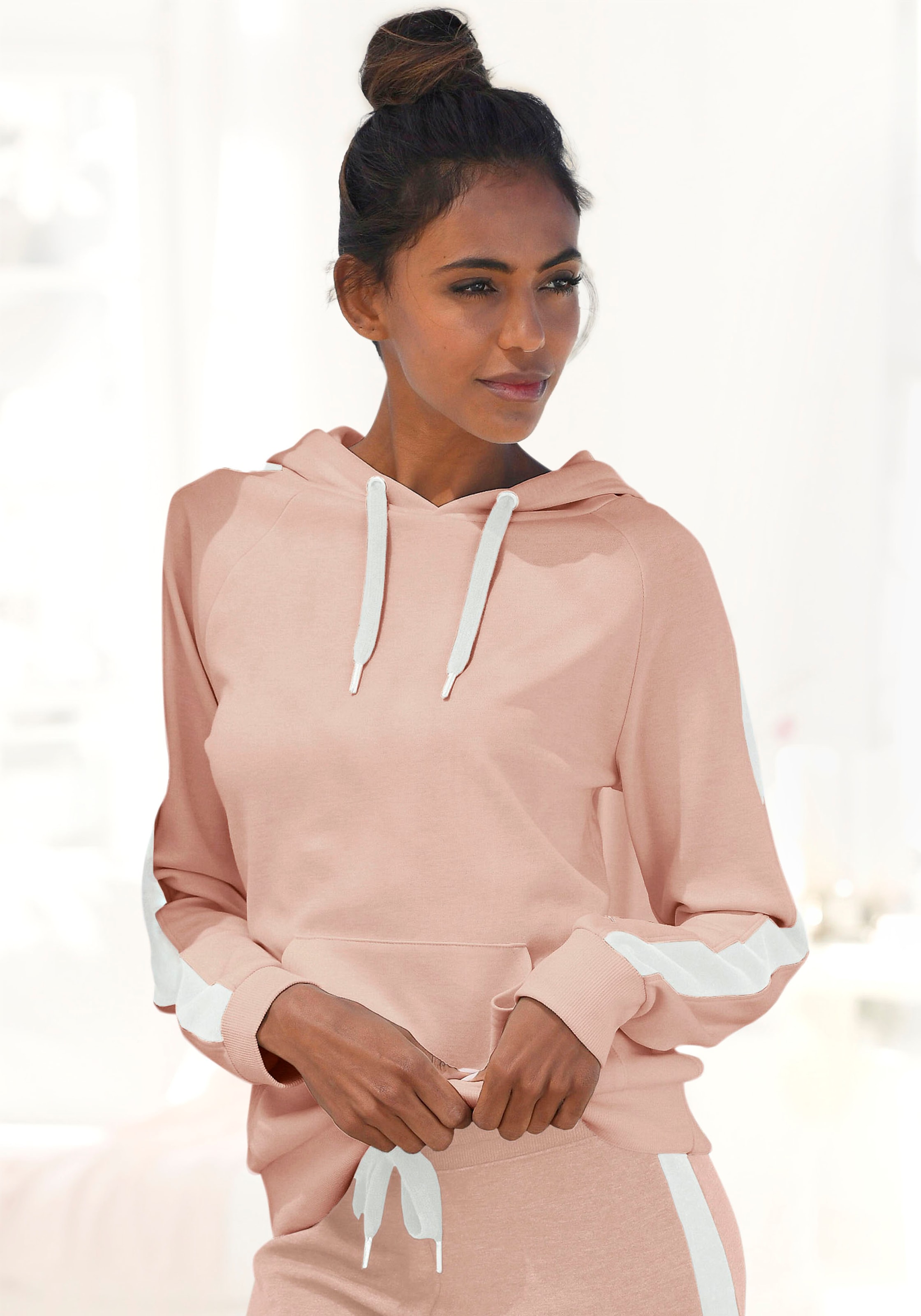 Bench. Loungewear Kapuzensweatshirt, mit Kängurutasche, Home- und Loungewear Serie