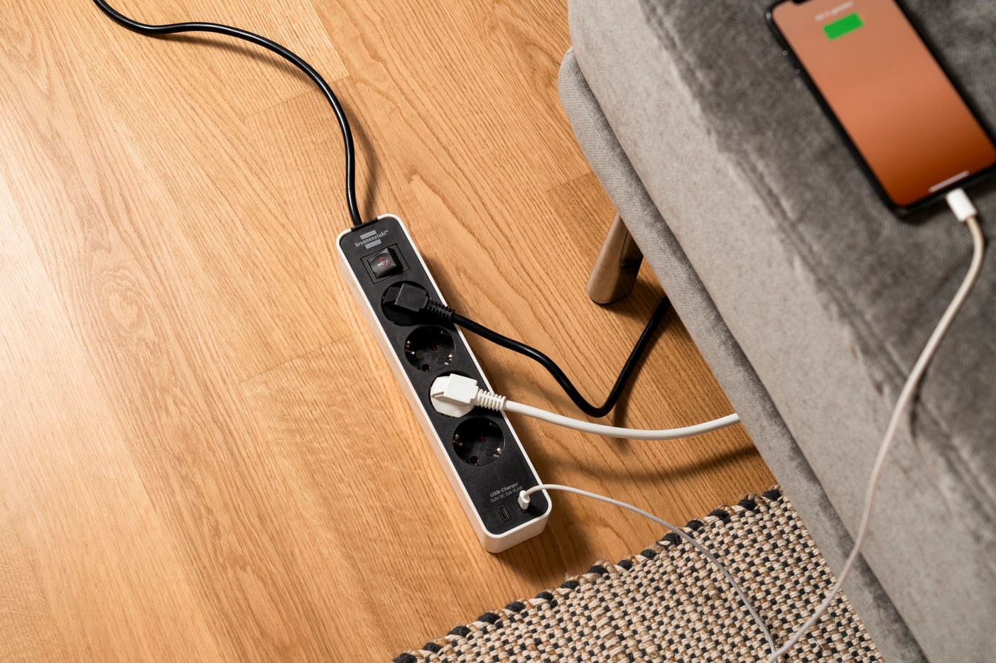 Brennenstuhl Steckdosenleiste »Ecolor H05VV-F3G1,5 4-fach 1,5m mit 2 USB-C-Ladebuchsen« (Ein- / Ausschalter | USB-Anschlüsse Kabellänge 1,5 m)