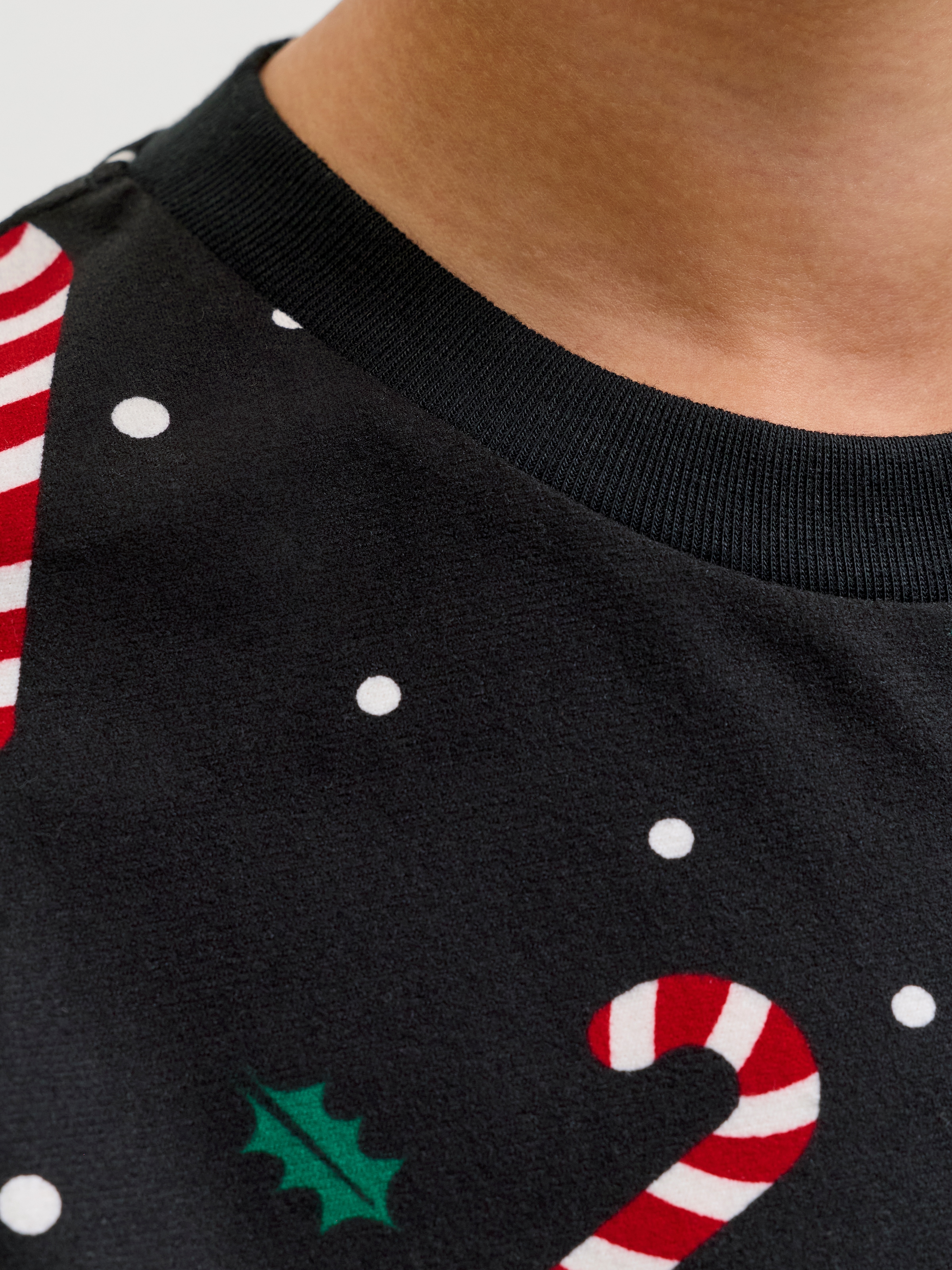 Jack & Jones Junior Loungeanzug »JACTRISTAN PRINTED LOUNGE SET W JNR« Mit weihnachtlichem Druck, Polyester, locker geschnitten