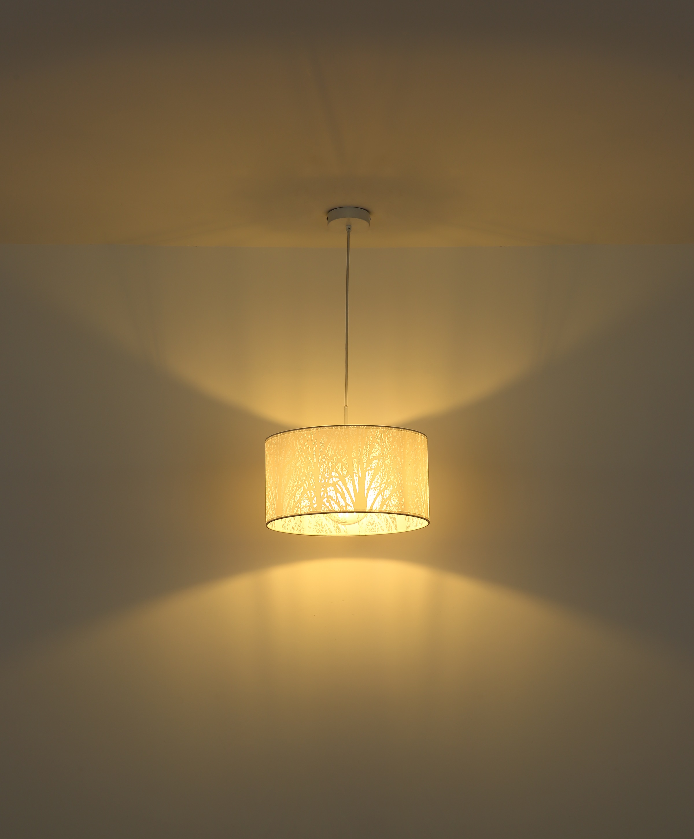 GLOBO LIGHTING Hängeleuchte »PINNI« E27 1 Stk. Weiße Hängeleuchte mit Baum-Dekor, höhenverstellbar