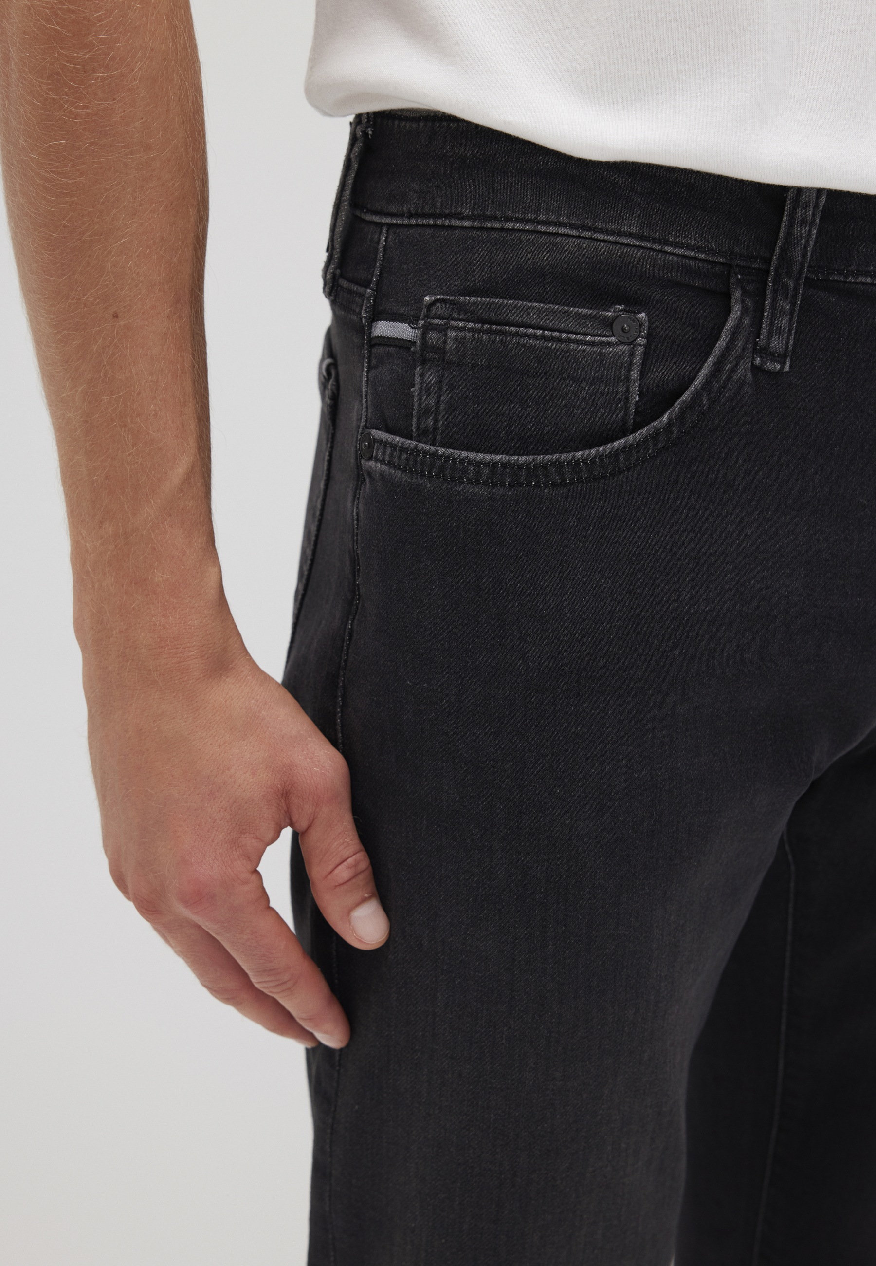 Mavi Straight-Jeans »MARCUS«