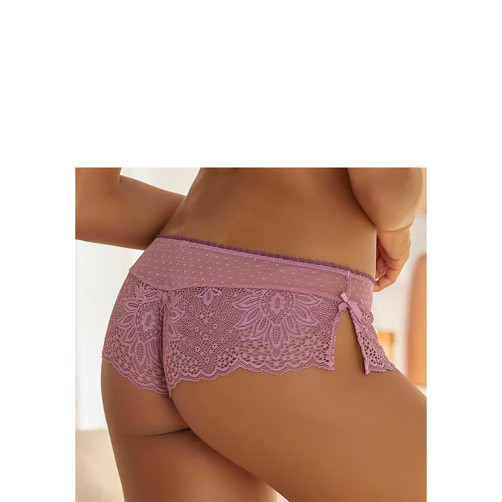 Vivance Stringpanty, aus extravaganter Spitze mit seitlichen Schlitzen