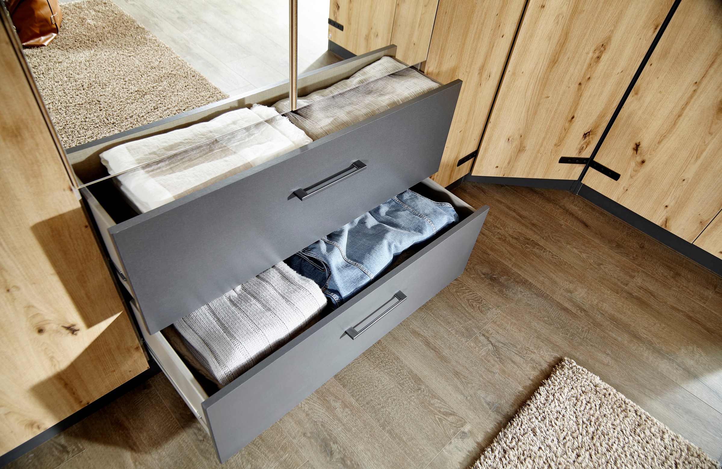rauch Drehtürenschrank »Holmes«, im Industrial Style, mit Schubkästen, mit oder ohne Spiegel
