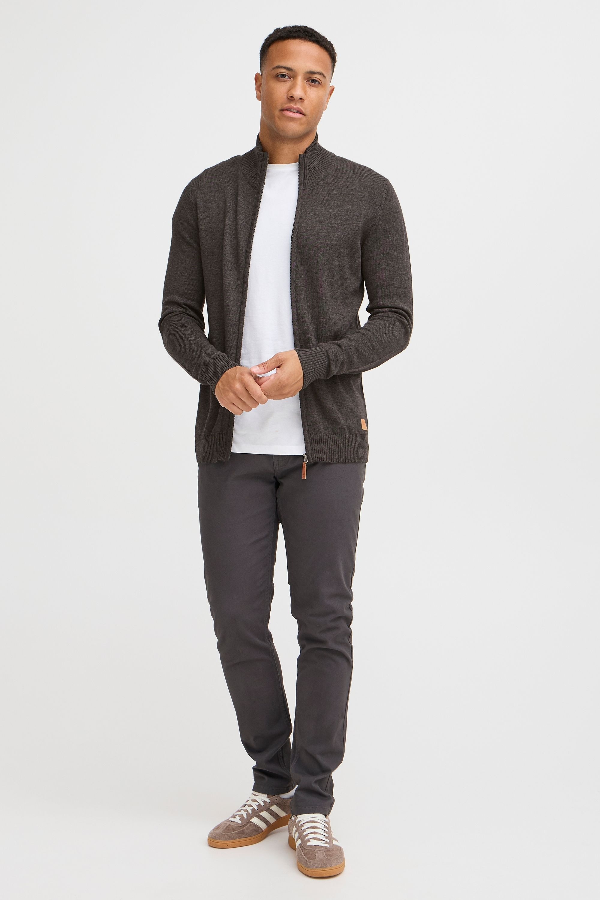 Thumbnail - Blend Strickjacke "BHNorman" Bequeme Feinstrick-Jacke mit Stehkragen und elastischen Bündchen