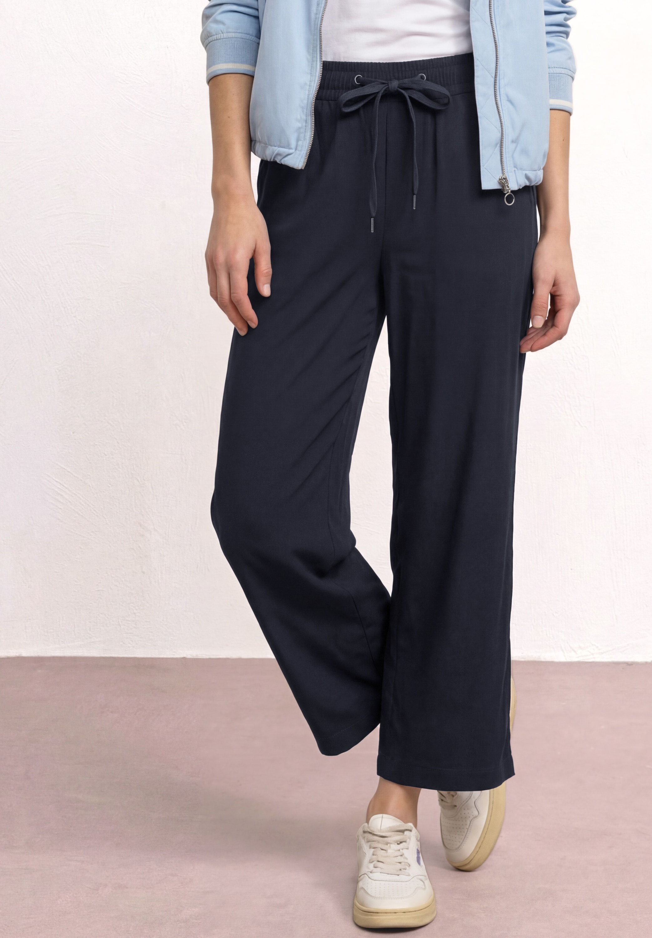 STREET ONE Stoffhose "Style Emee" 3/4-Sommerhose mit elastischem Bund und Tunnelzug
