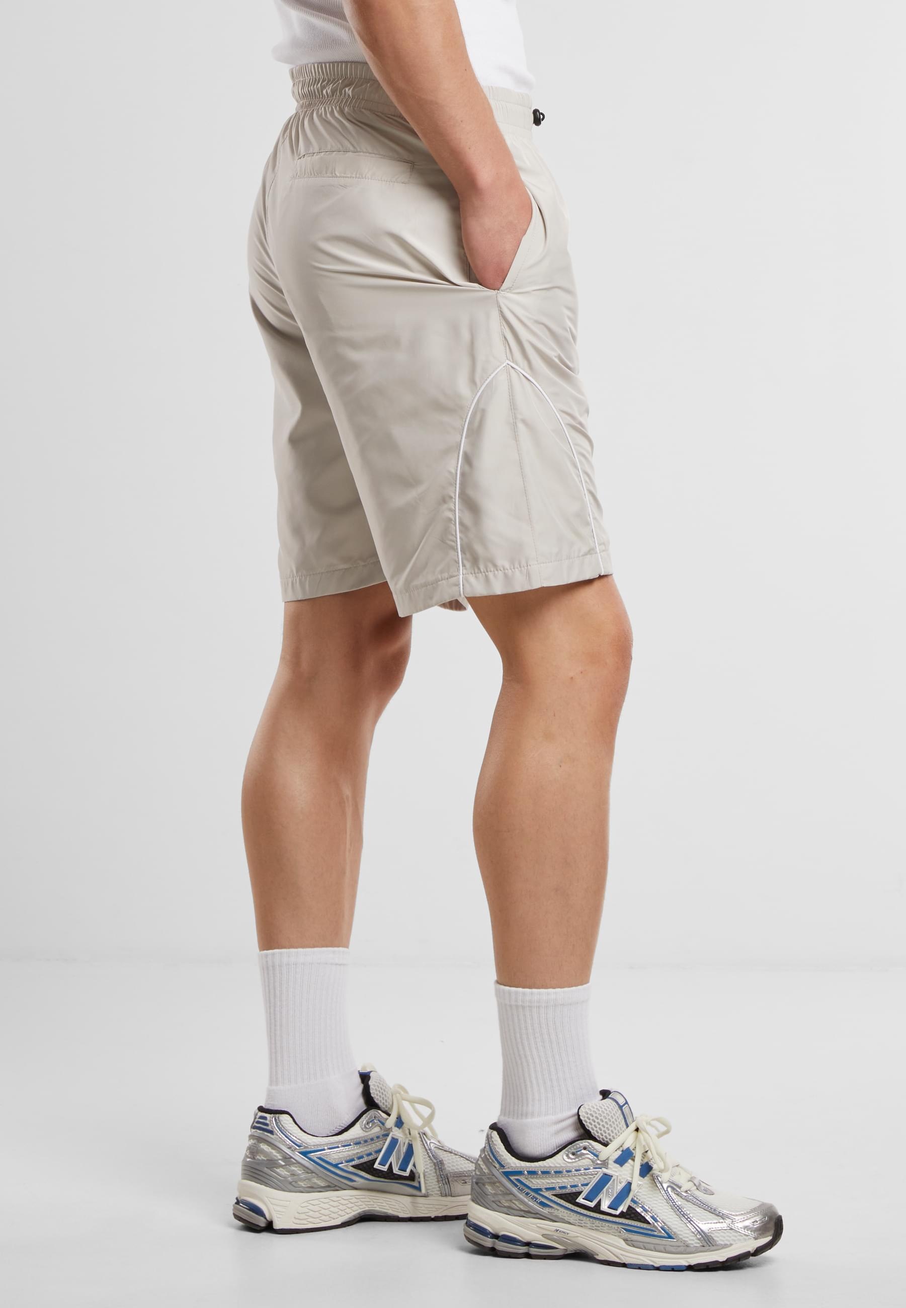 URBAN CLASSICS Shorts »Urban Classics Piped Panel Trackshorts«, (1 tlg.)