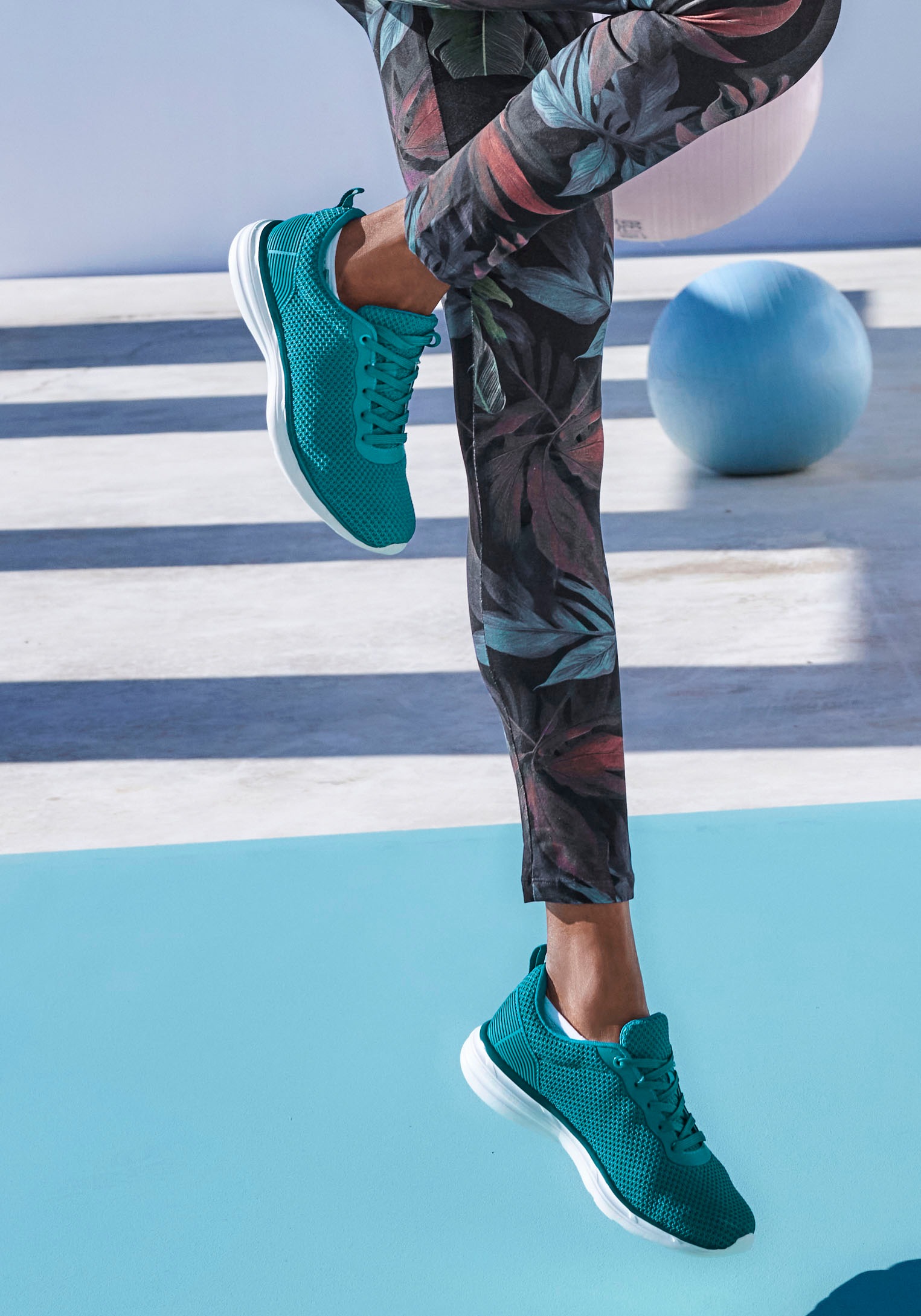 LASCANA Sneaker "Turnschuhe," Schnürhalbschuh, Halbschuh, Freizeitschuh ult günstig online kaufen