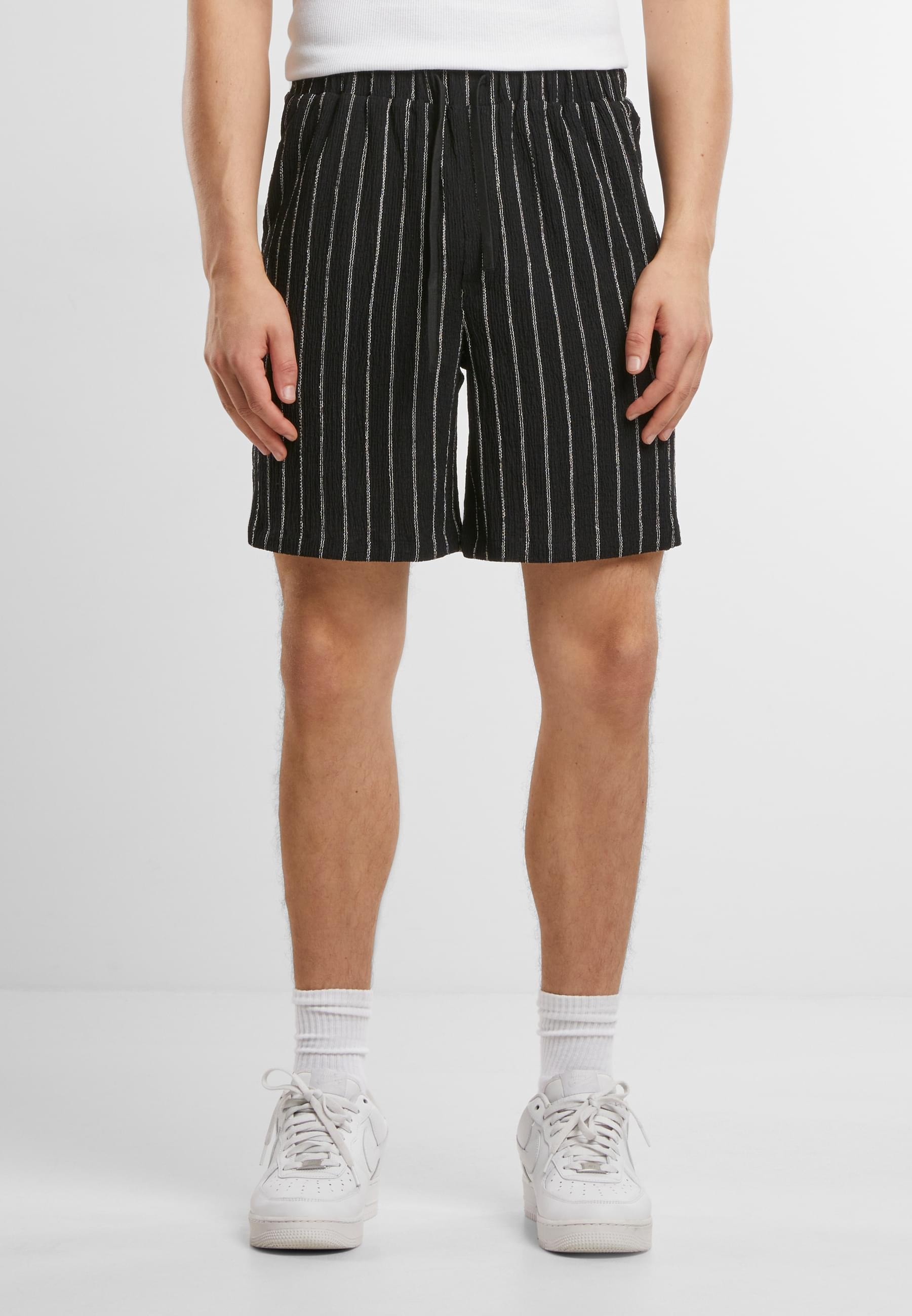 URBAN CLASSICS Shorts »Urban Classics Striped Crinkle Resort Shorts«, (1 tlg.)