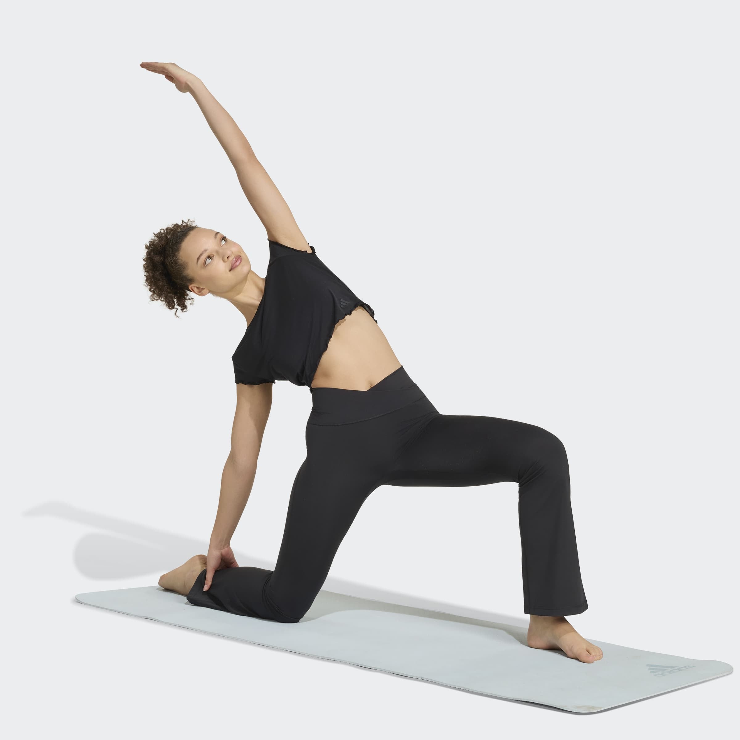 adidas Performance Trainingstights »3-STREIFEN STUDIO ALL ME FLARE X-OVER LEGGINGS«
