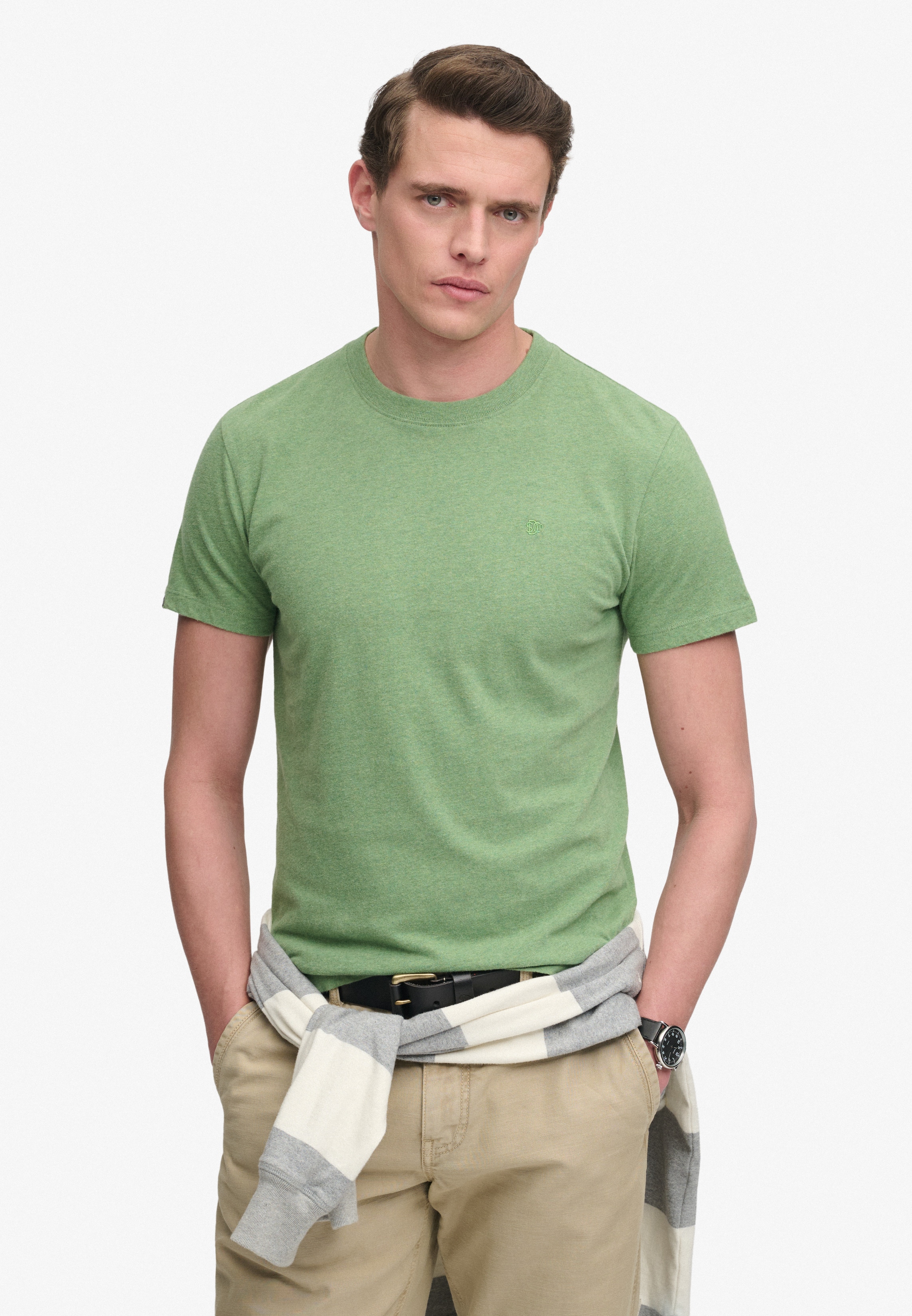 Superdry Rundhalsshirt "ESSENTIAL SERIF LOGO EMB TEE" Baumwolle, regular fit