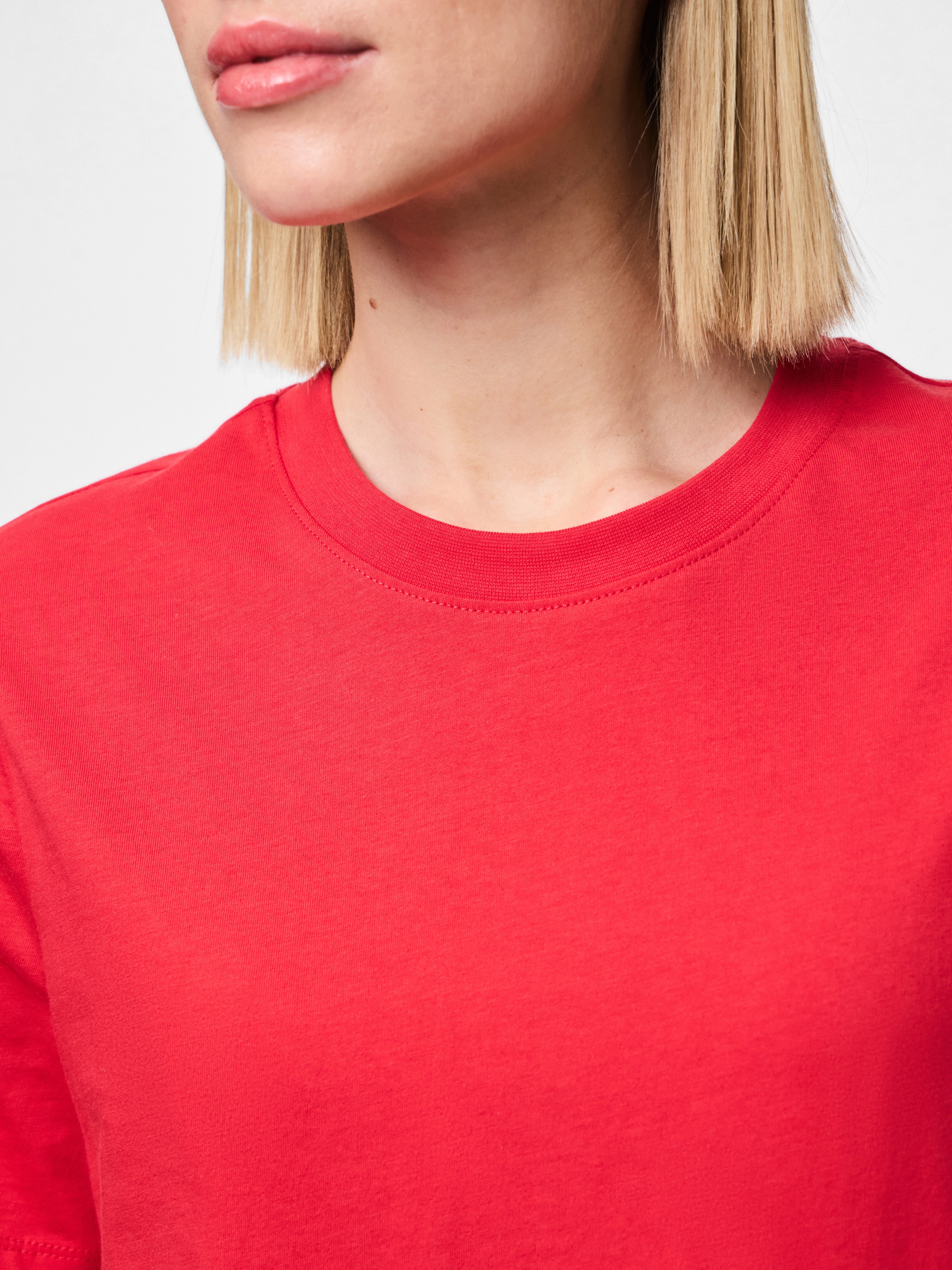 pieces Rundhalsshirt "PCRIA SS SOLID TEE NOOS BC" günstig online kaufen