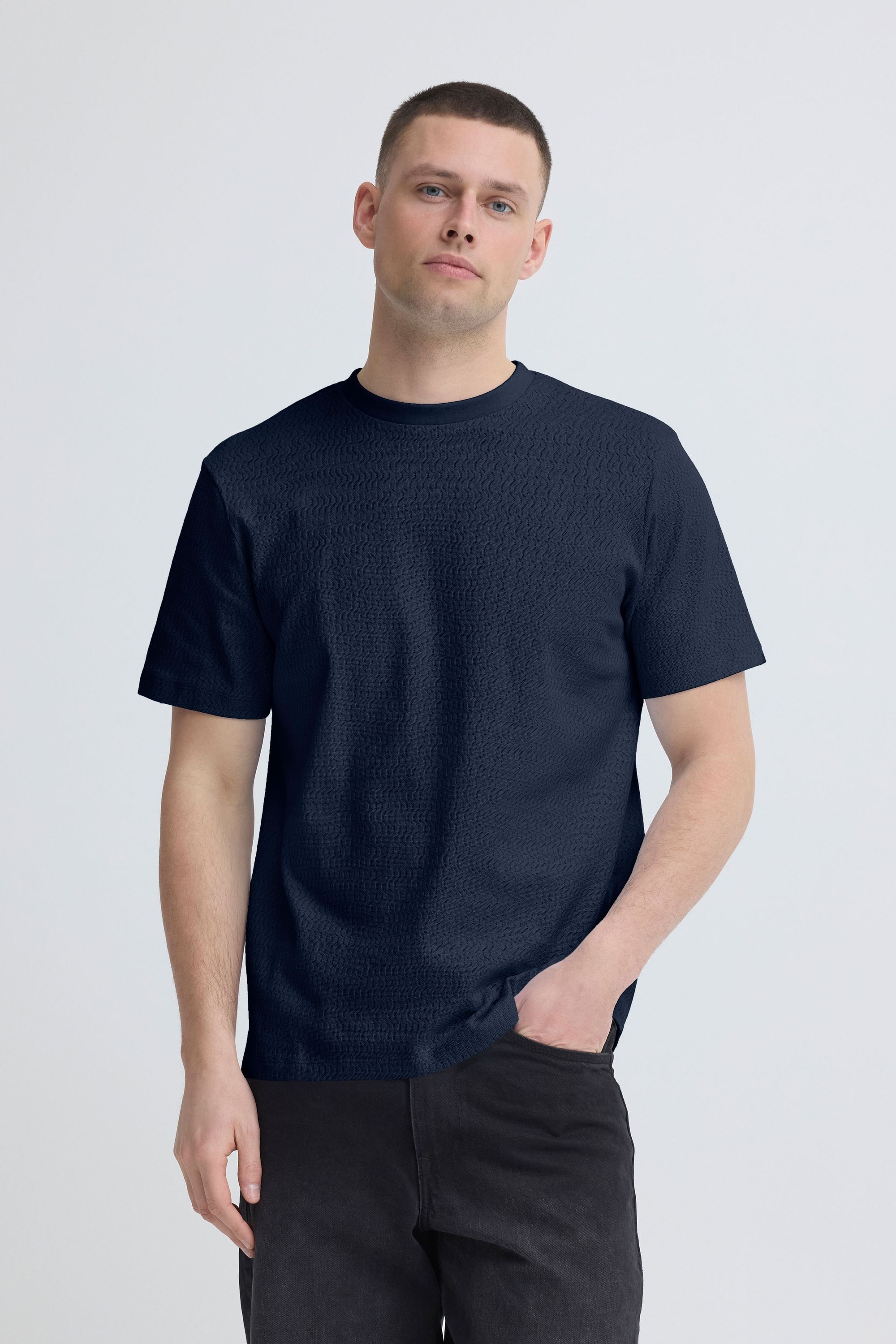 Blend Rundhalsshirt "BHEswin" Schlichtes T-Shirt mit Rundhals-Ausschnitt günstig online kaufen