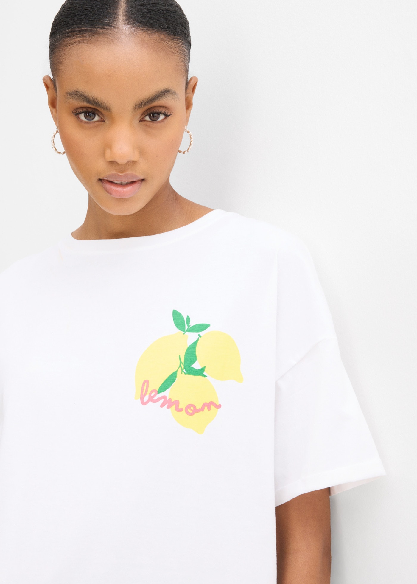 bonprix Oversize-Shirt Oversize-Schnitt, aus reiner Baumwolle, mit modernem Print