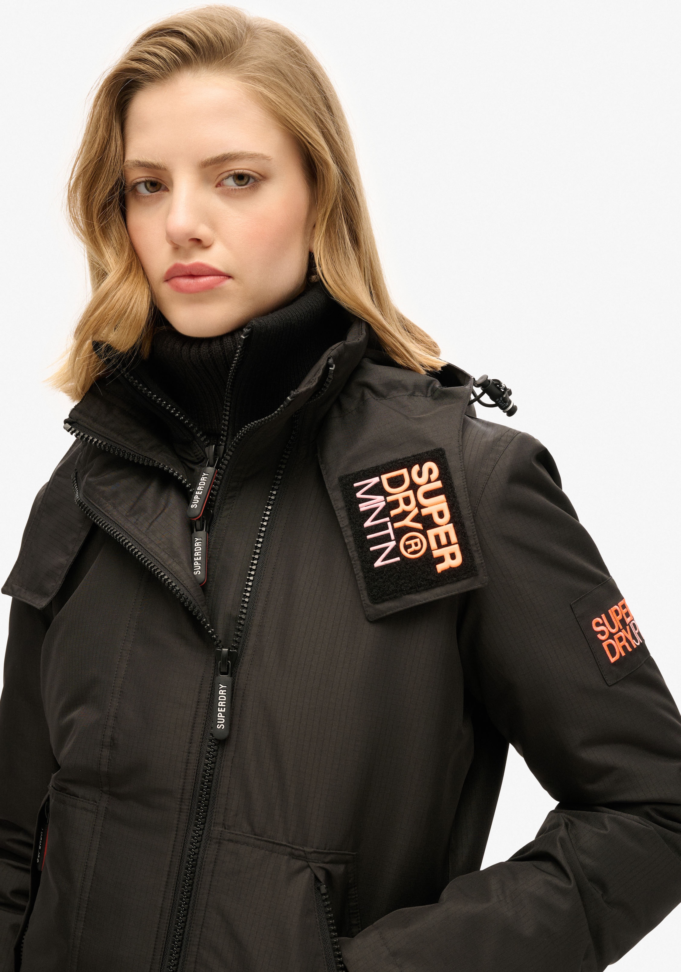 Superdry Outdoorjacke »HOODED MTN WINDBREAKER JACKET«, mit Kapuze