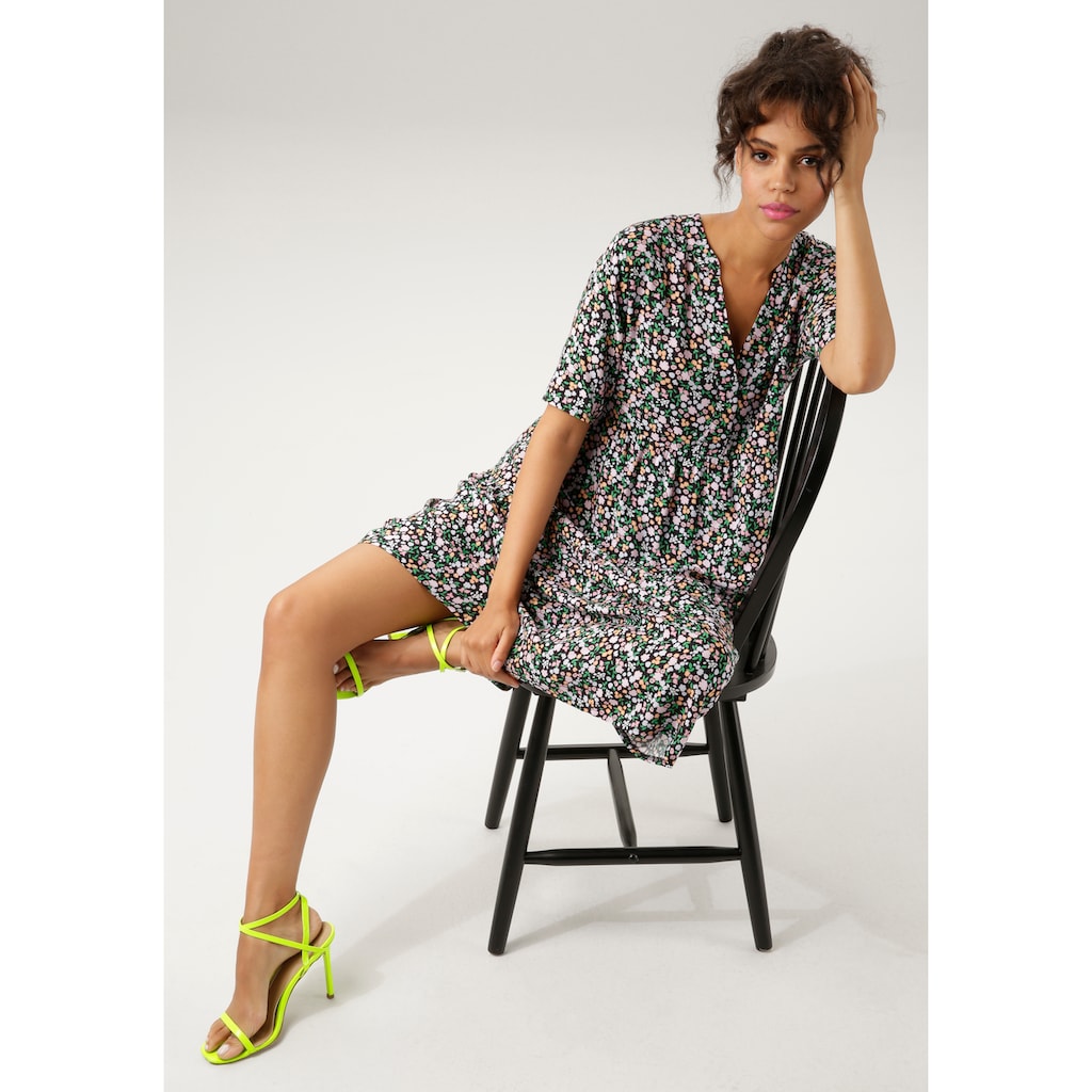 Aniston CASUAL Sommerkleid, mit buntem Minimal-Blumendruck - NEUE KOLLEKTION