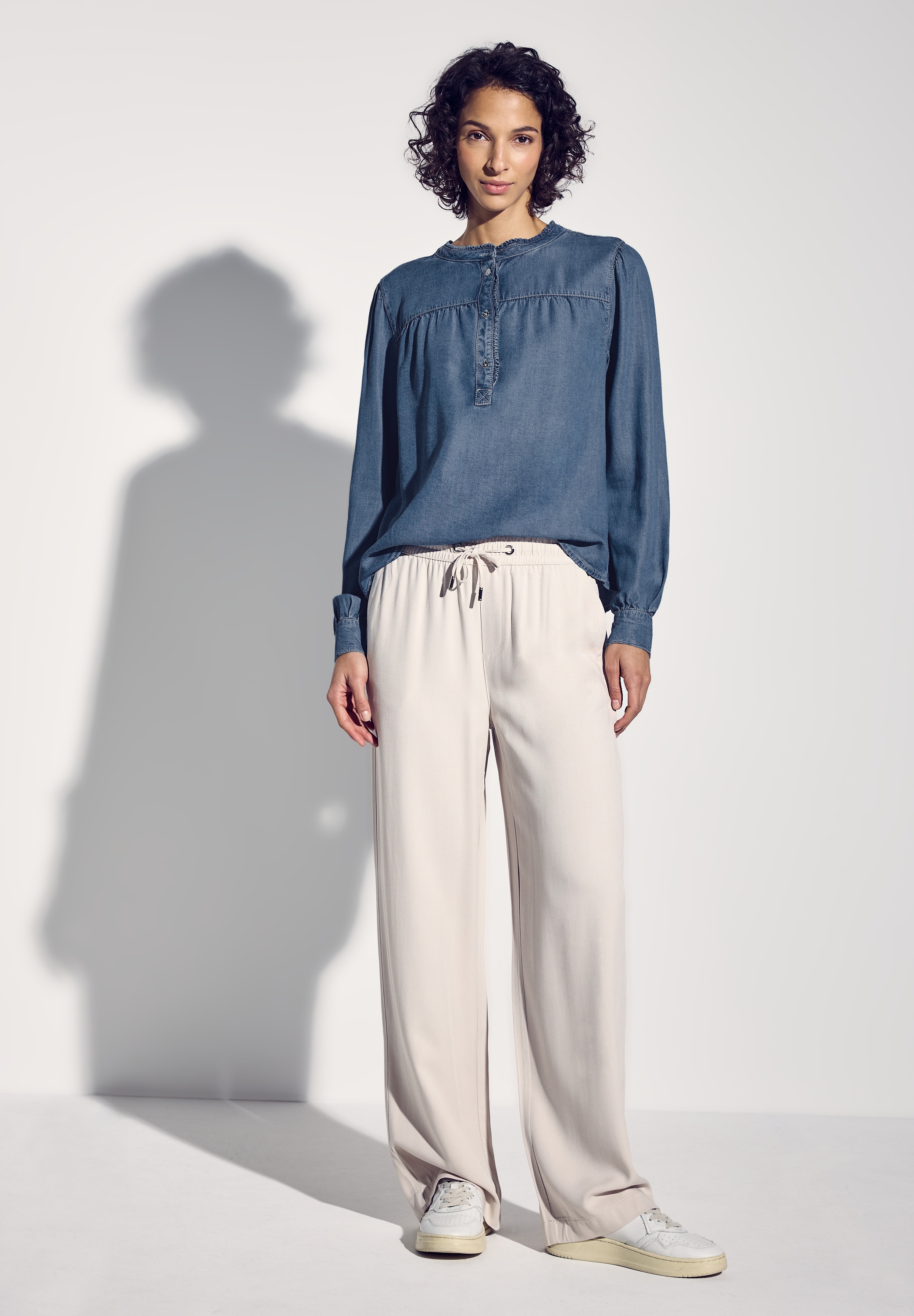 STREET ONE Jeansbluse, Kragen und halbe Knopfleiste am Ausschnitt