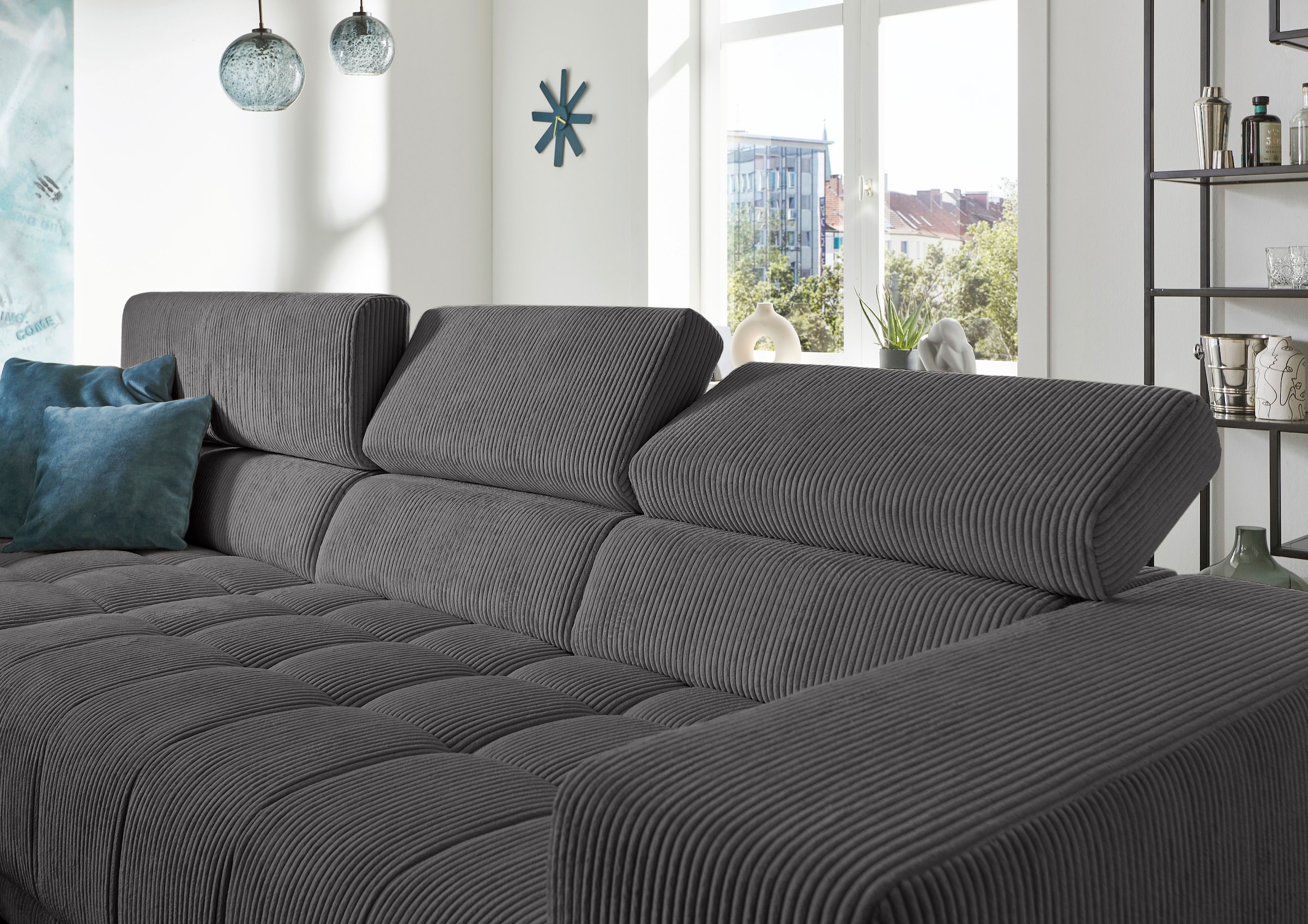 Die PlanBar Ecksofa »MP-IN15053 L-Form«, wahlweise mit Kopfteilverstellung und manueller Vorziehbank