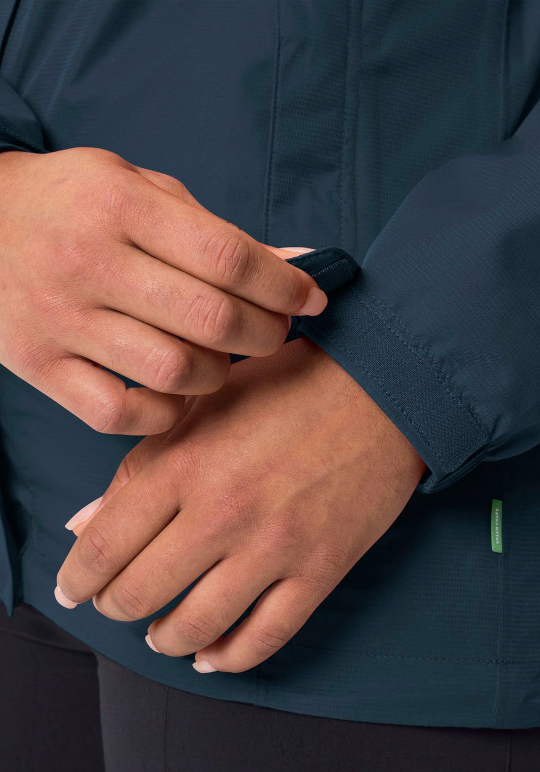 VAUDE Outdoorjacke "WOMENS ESCAPE LIGHT JACKET", (1 St.), mit Kapuze günstig online kaufen