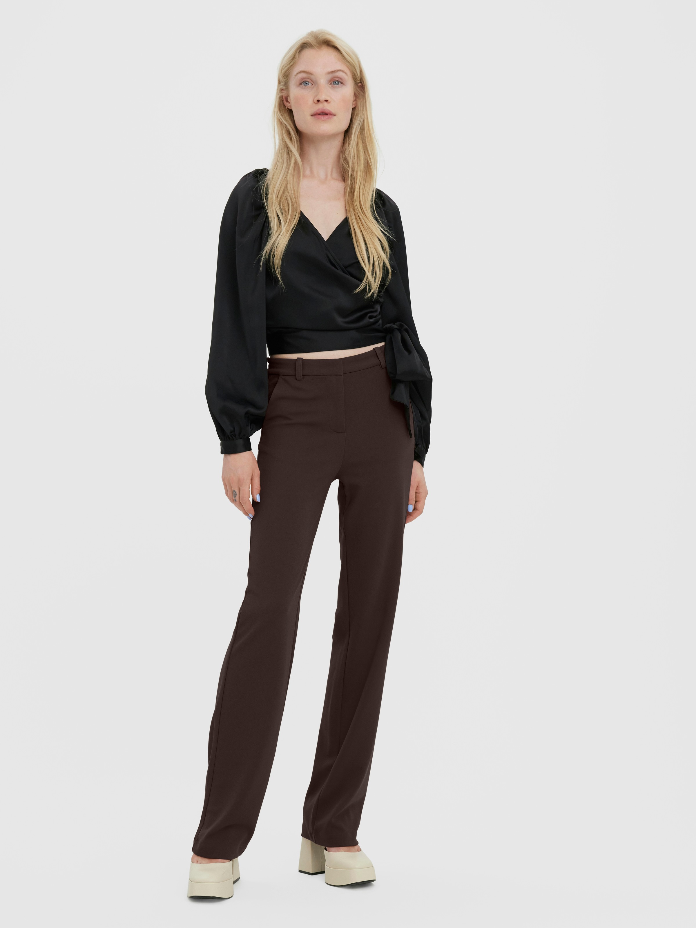 Thumbnail - Vero Moda Anzughose "VMZAMIRA MW SLIM STRAIGHT PANT NOOS" mit Gürtelschlaufen