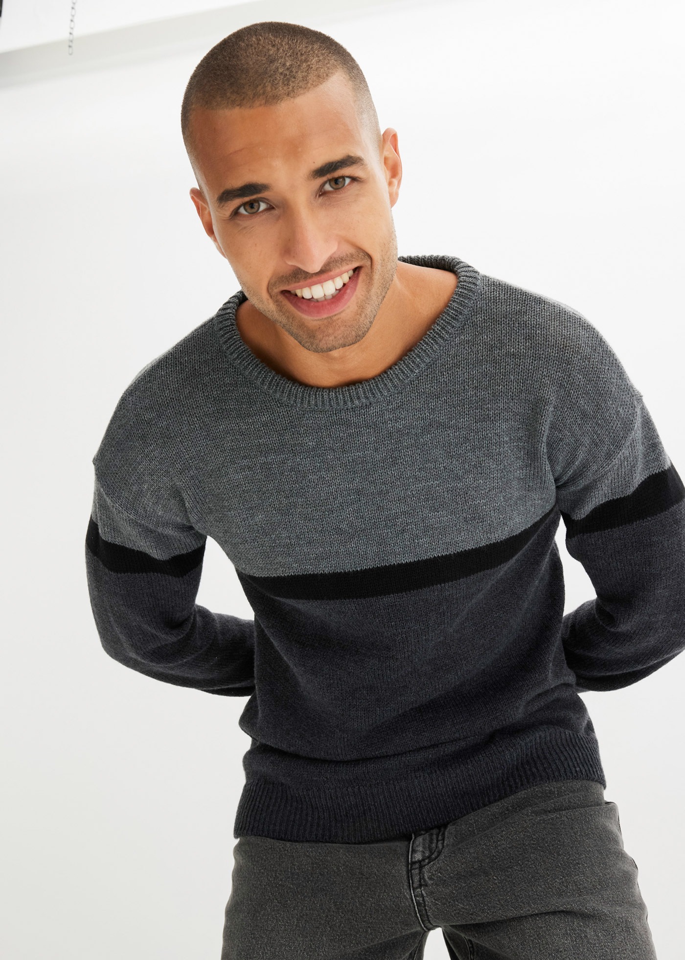 bonprix Strickpullover aus Polyacryl, mit Rundhalsausschnitt, Regular Fit