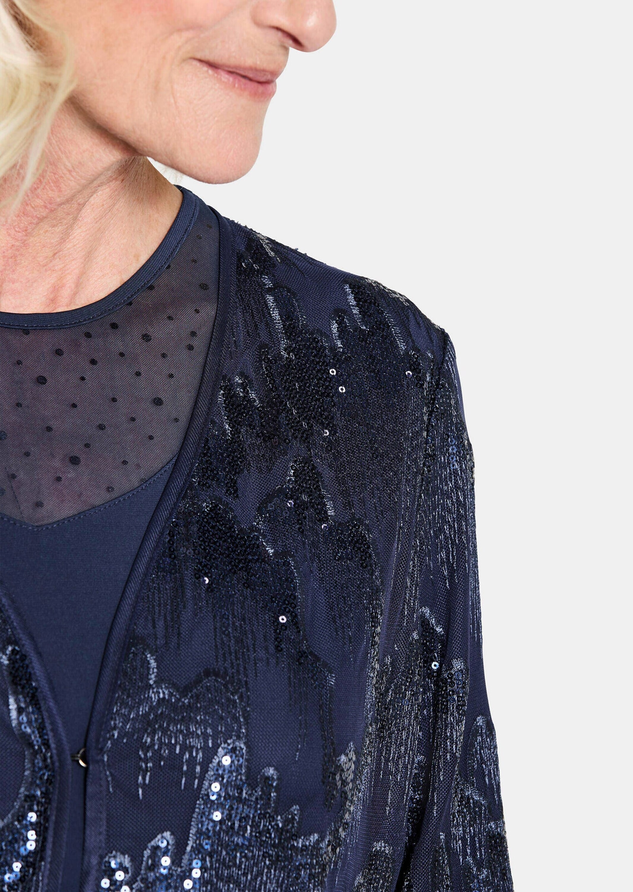 GOLDNER Satinbluse »Kurzgröße Blusenjacke mit Stickerei und Pailletten«