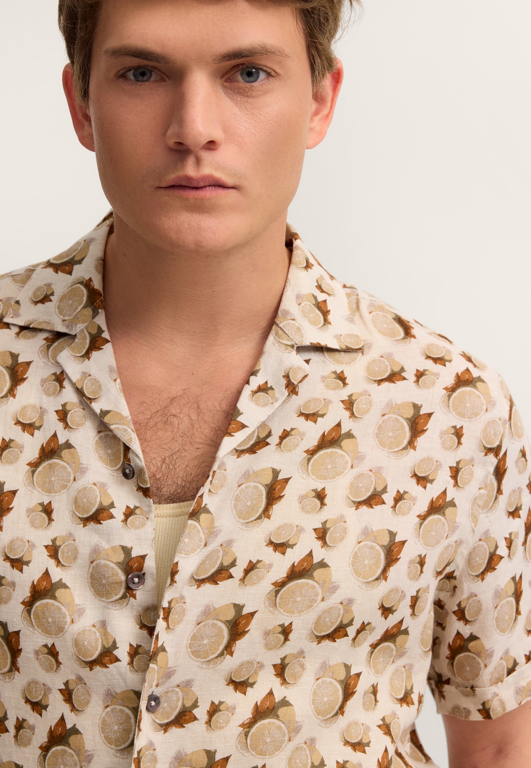 bugatti Kurzarmhemd Modern Fit mit einem Print