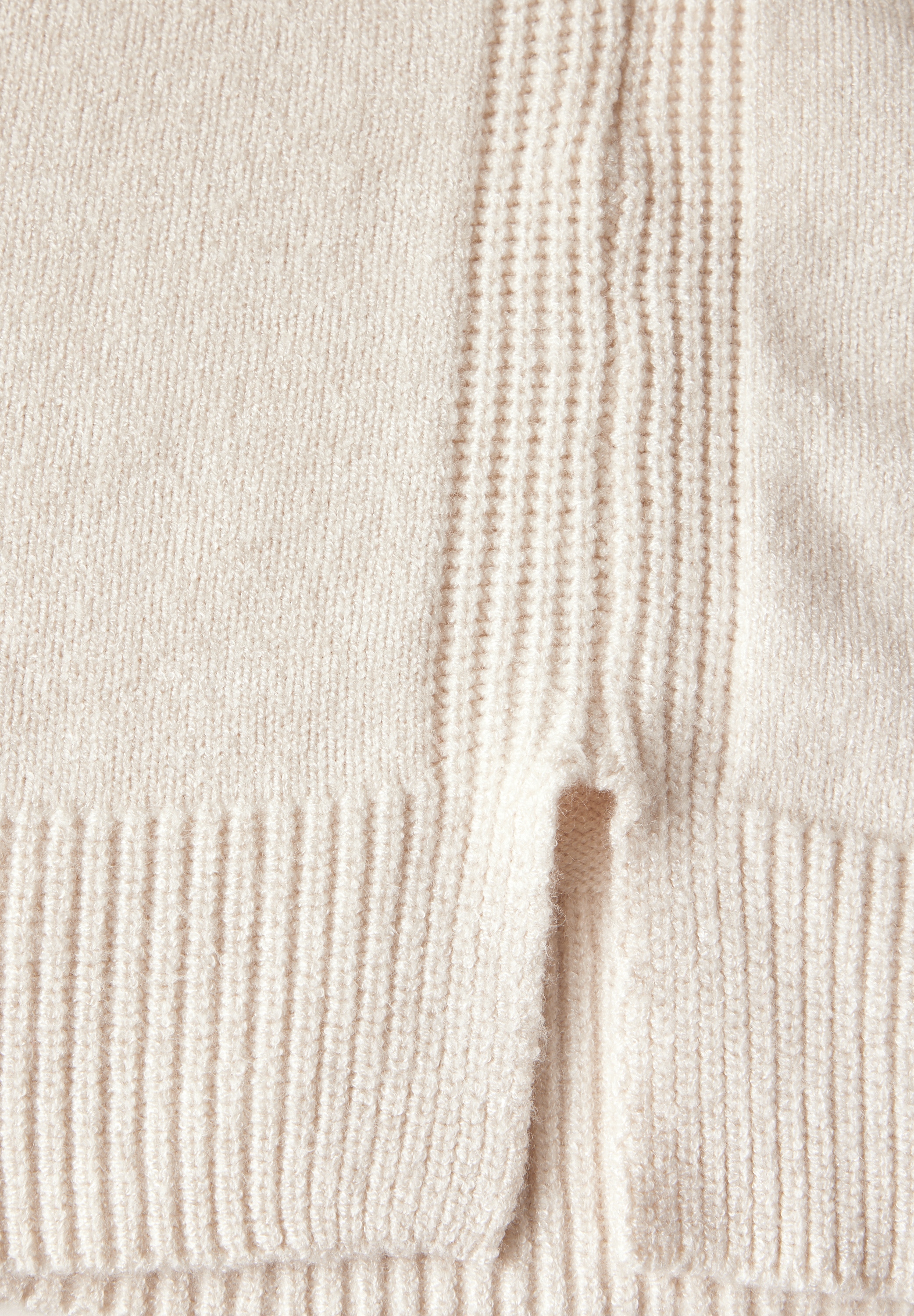 STREET ONE Rollkragenpullover, mit Knopf Details
