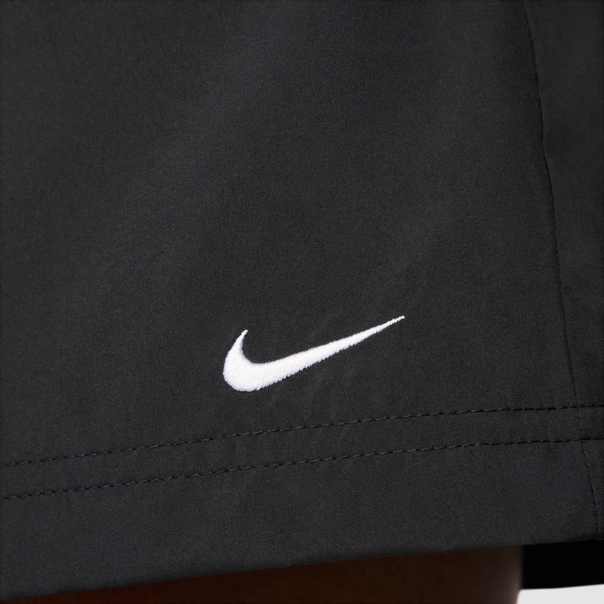 Nike Sportswear Shorts »W NSW MR ESSNTL WVN SHORT«  sportlicher Stil, bequeme Passform