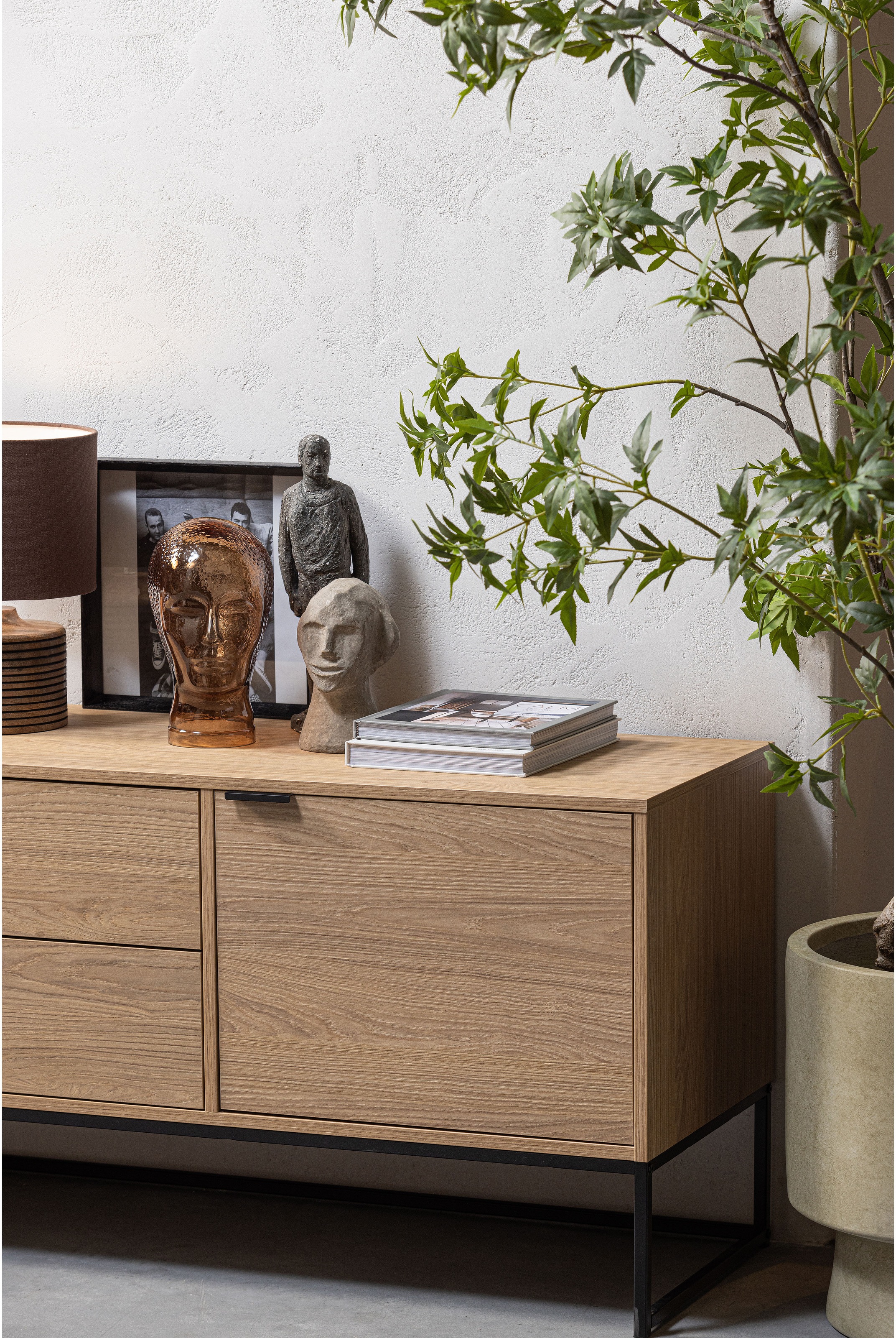 WOOOD Lowboard »WOOOD SILAS TV-MÖBEL« Silas TV-Möbel aus Eichen-Melamin bietet modernes Design und Stil