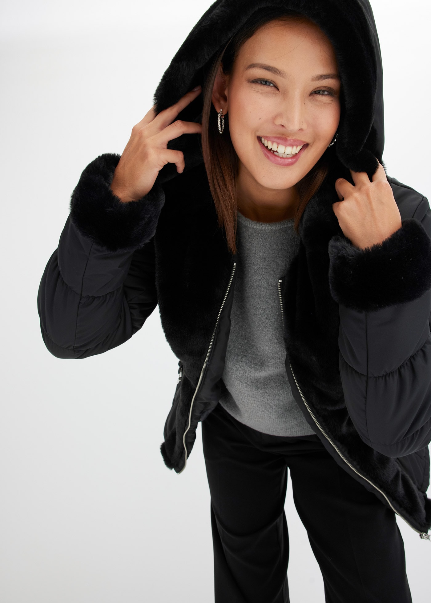 bonprix Steppjacke mit Kapuze Winterjacke mit Kapuze und Fellimitat