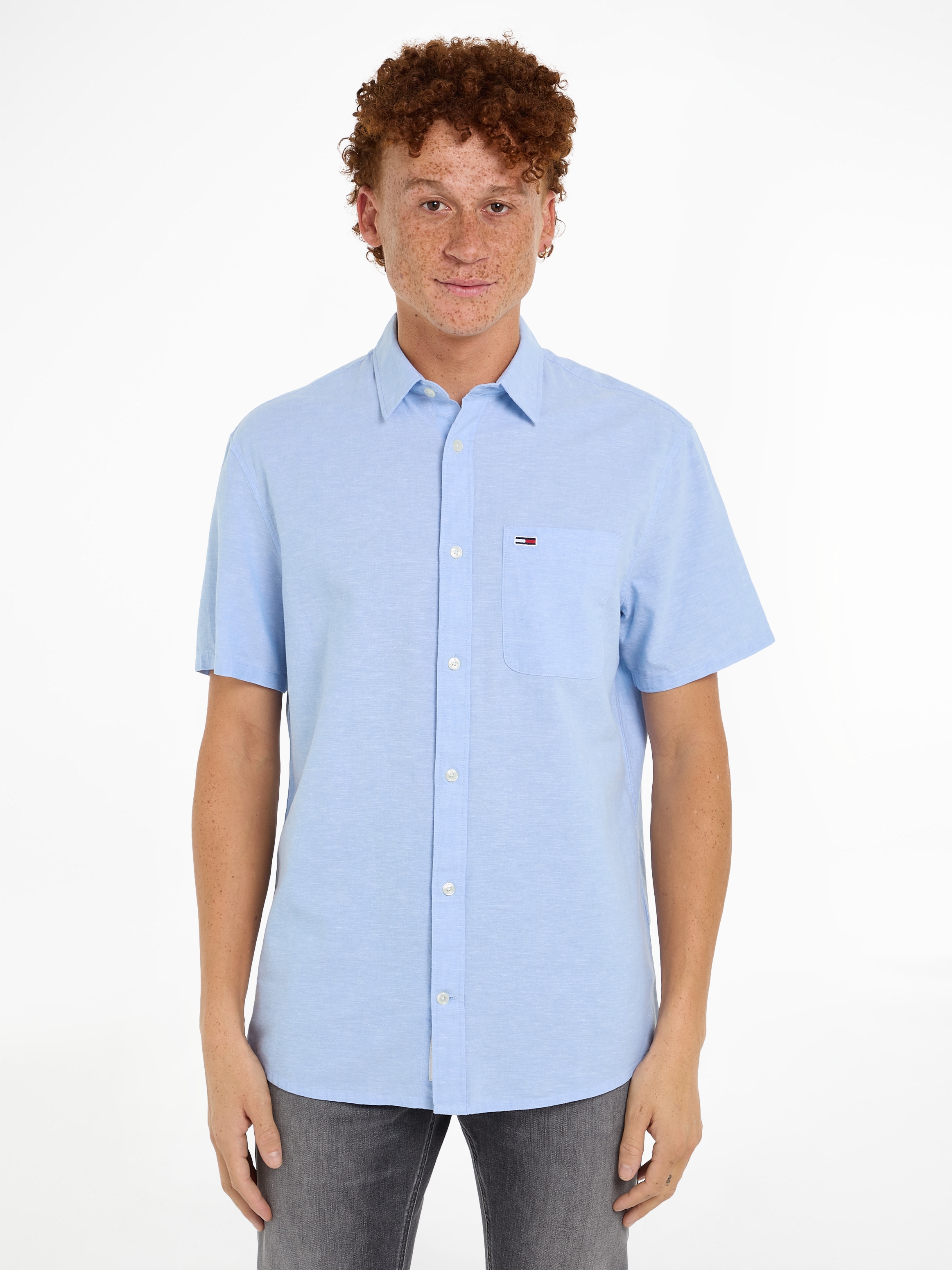 Tommy Jeans Kurzarmhemd »TJM REG LINEN BLEND SS SHIRT«, mit Logostickerei