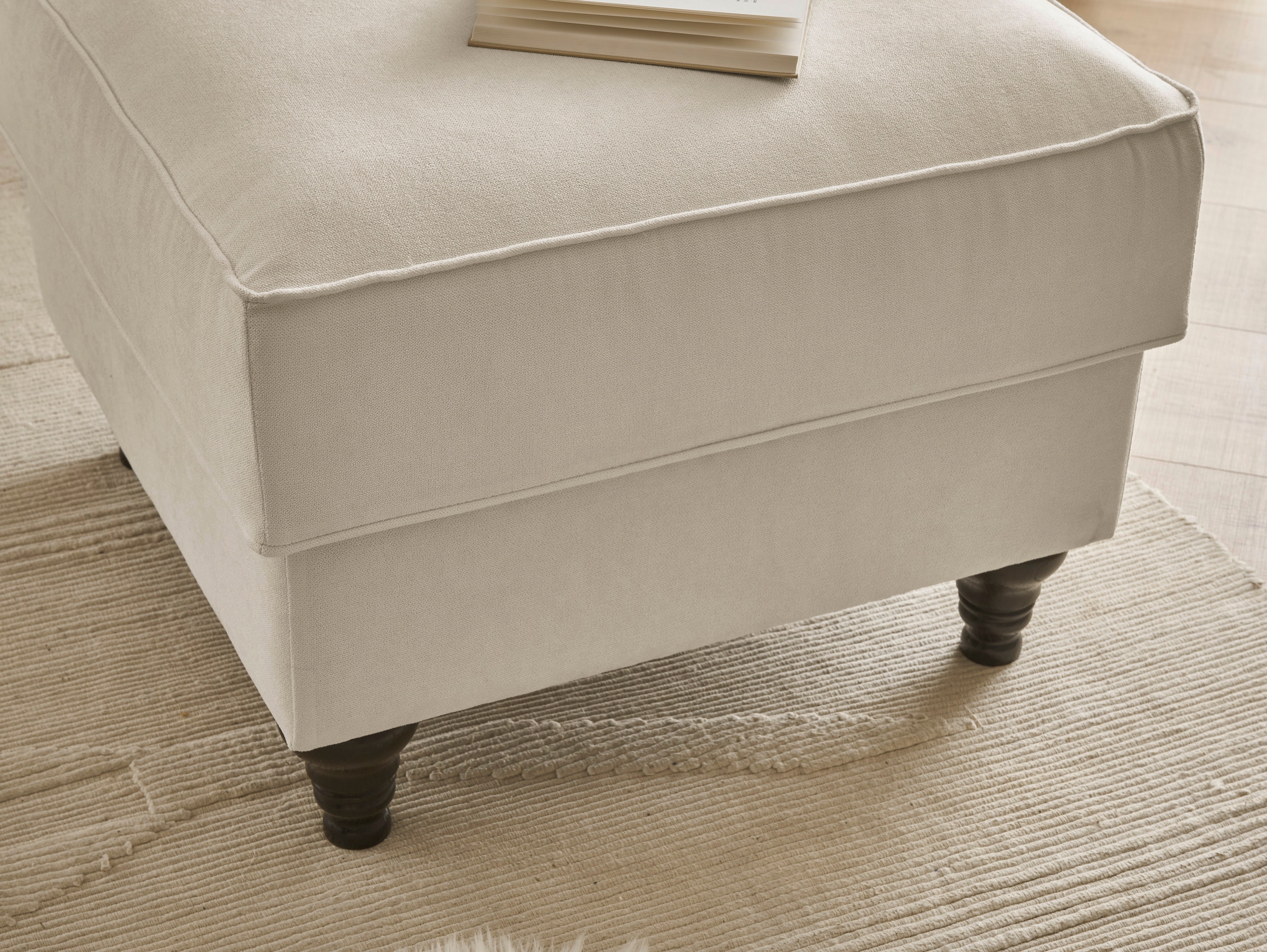OTTO home Sessel »Westminster, Set in hochwertigem Microfaserbezug, 5 Farben verfügbar« Set, 1Sessel, 1 Hocker, 2 Stk. tlg. Enthält Sessel & Hocker, Federkern-Polsterung, gedrechselter Fuß