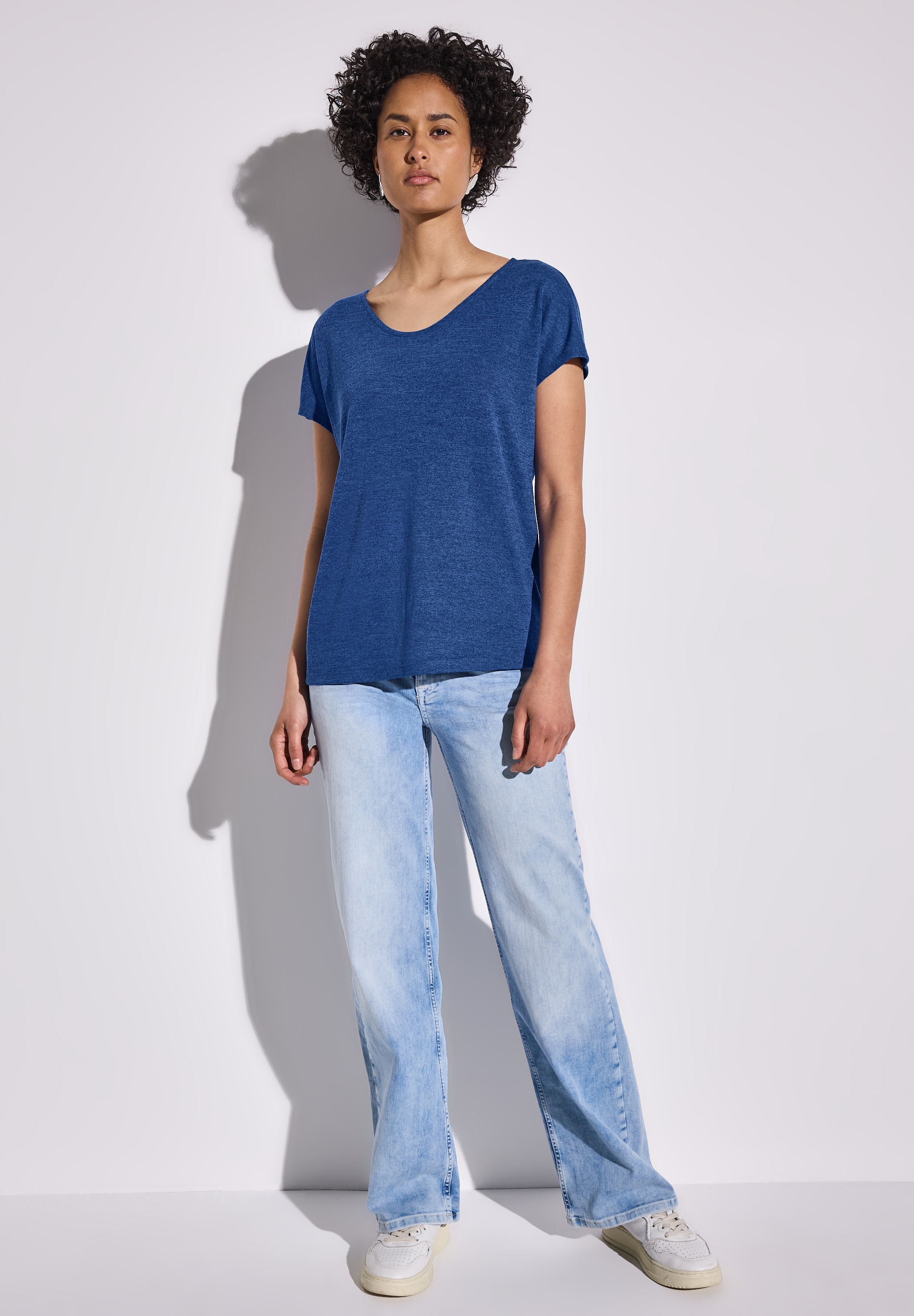 STREET ONE T-Shirt, mit abgerundetem V-Ausschnitt