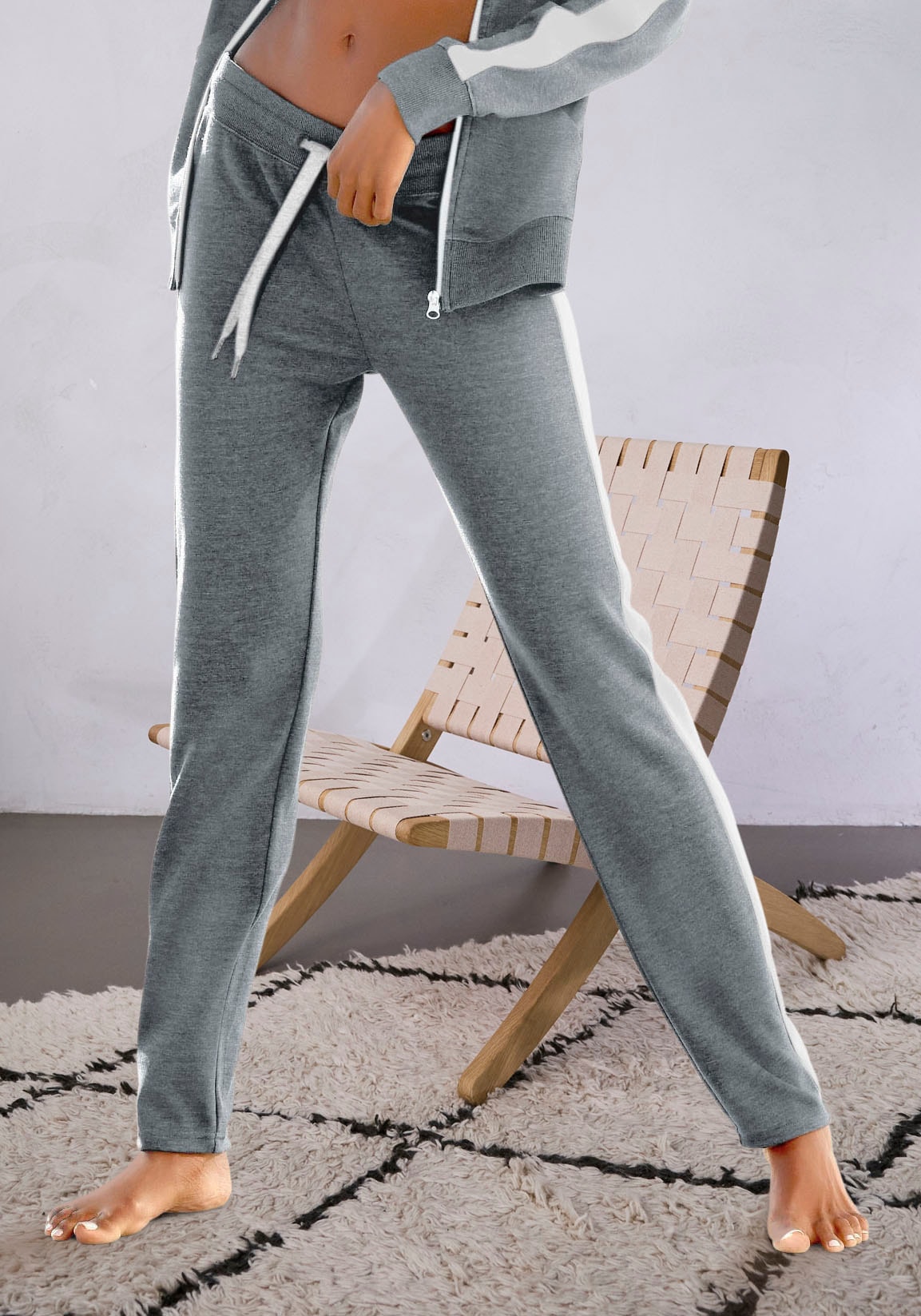 Bench. Loungehose, mit Seitenstreifen und geradem Bein, Loungewear  bestellen | BAUR