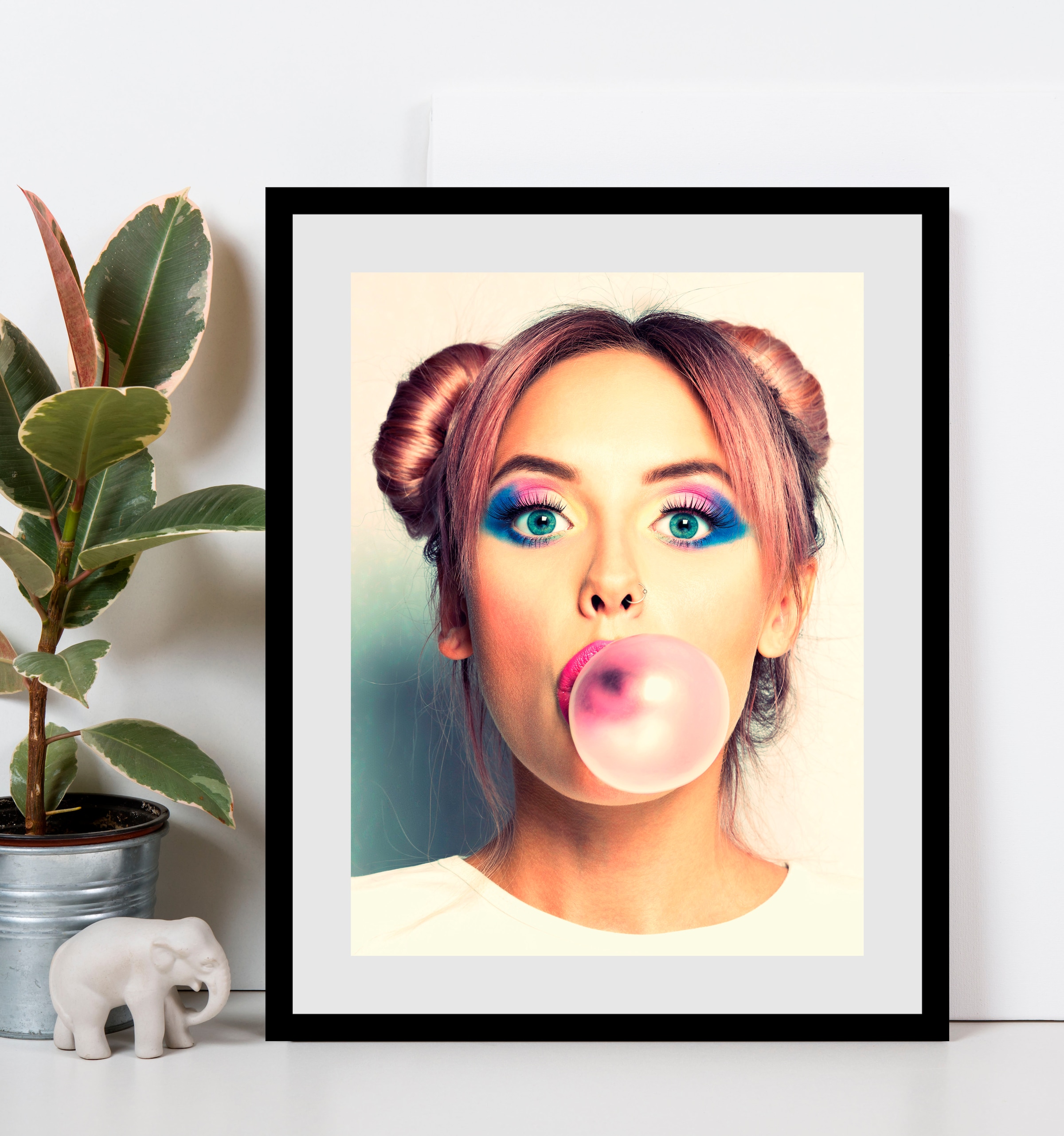 queence Bild "Bubblegum", Frau-Bilder von Frauen-Art-Kunst-Fashion-Mode-Mag günstig online kaufen