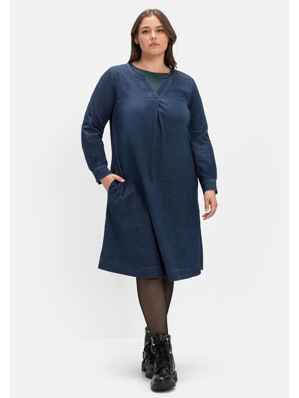 sheego -  Jeanskleid "Jeanskleid", mit V-Ausschnitt und Eingrifftaschen