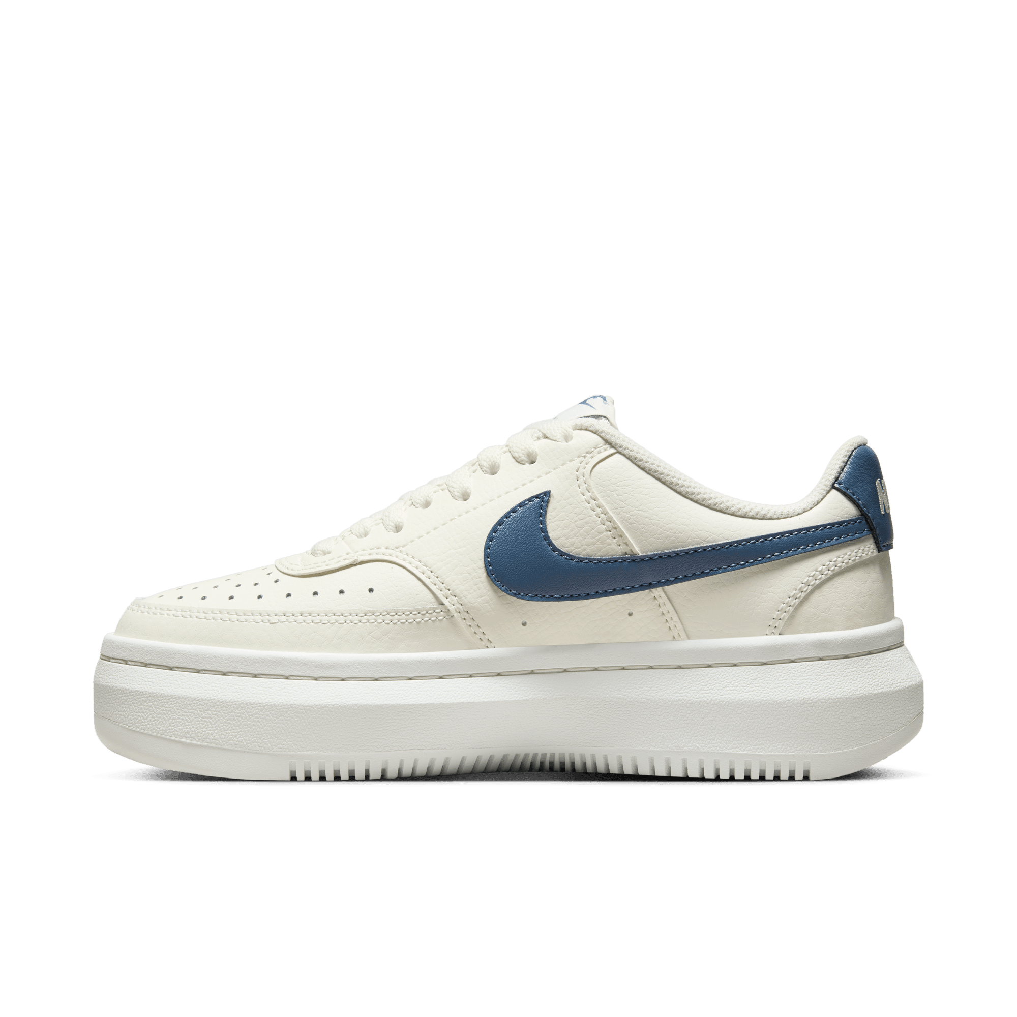 Nike Sportswear Sneaker »COURT VISION ALTA«, Design auf den Spuren des Air Force 1
