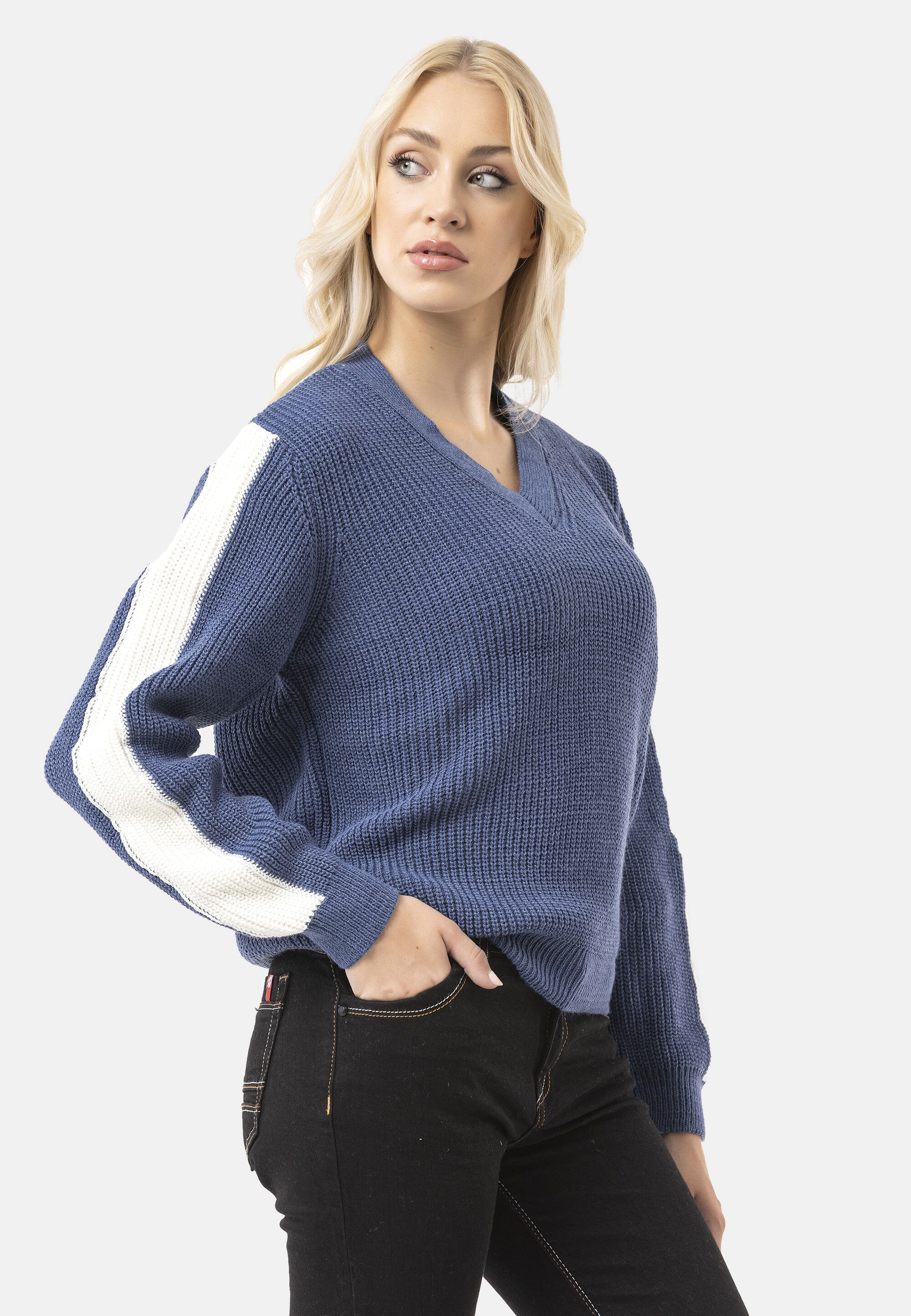 Cipo & Baxx Strickpullover »WP260« 1 mit Streifendetails an den Ärmeln