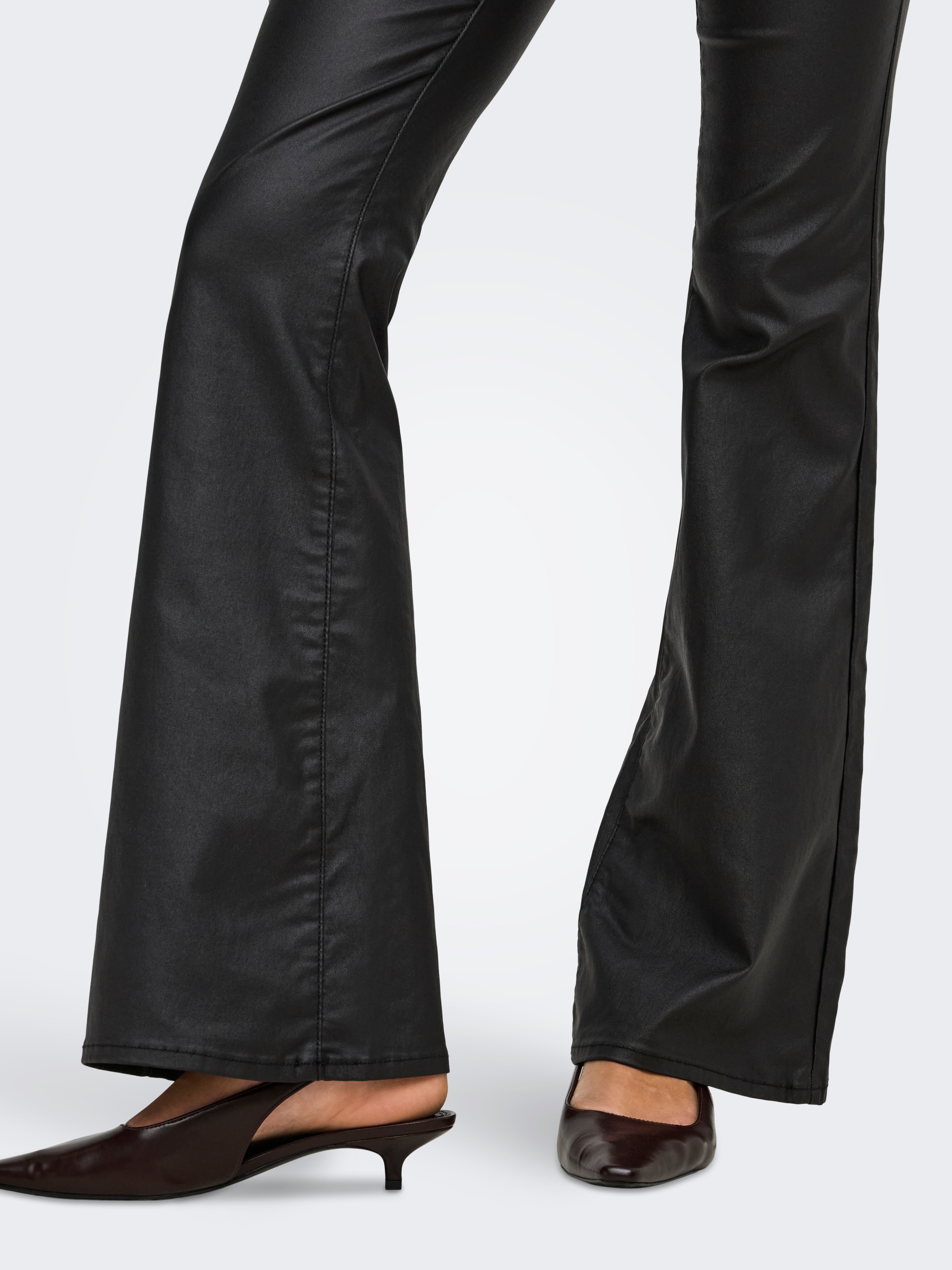ONLY Bootcut-Jeans »ONLHELLA LW RETRO FLARED PANT PNT« Viskosemischung, low waist