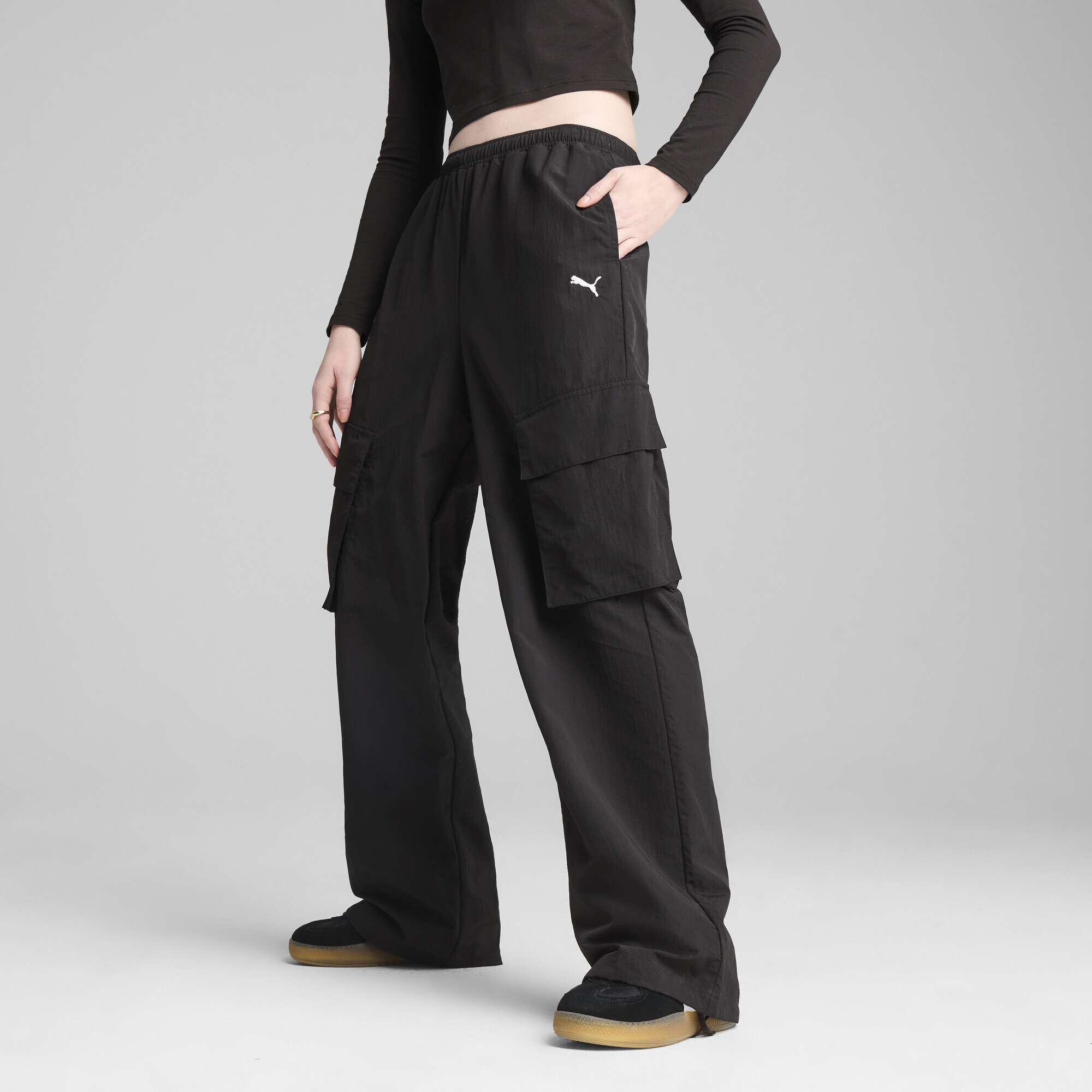 PUMA Sporthose »WARDROBE ESS Cargohose in Relaxed Fit Damen«