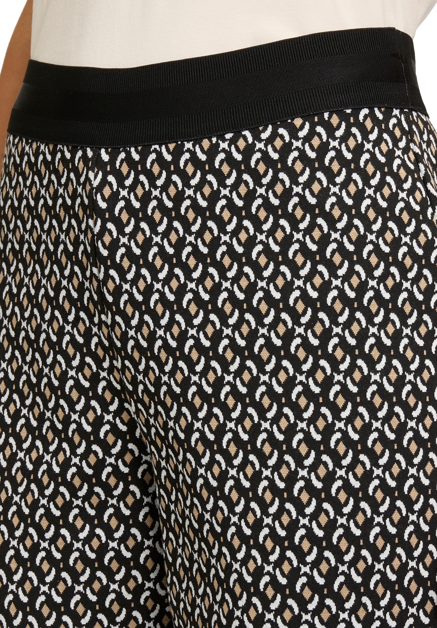 Cartoon Schlupfhose »Cartoon Schlupfhose mit Jacquard«, Material