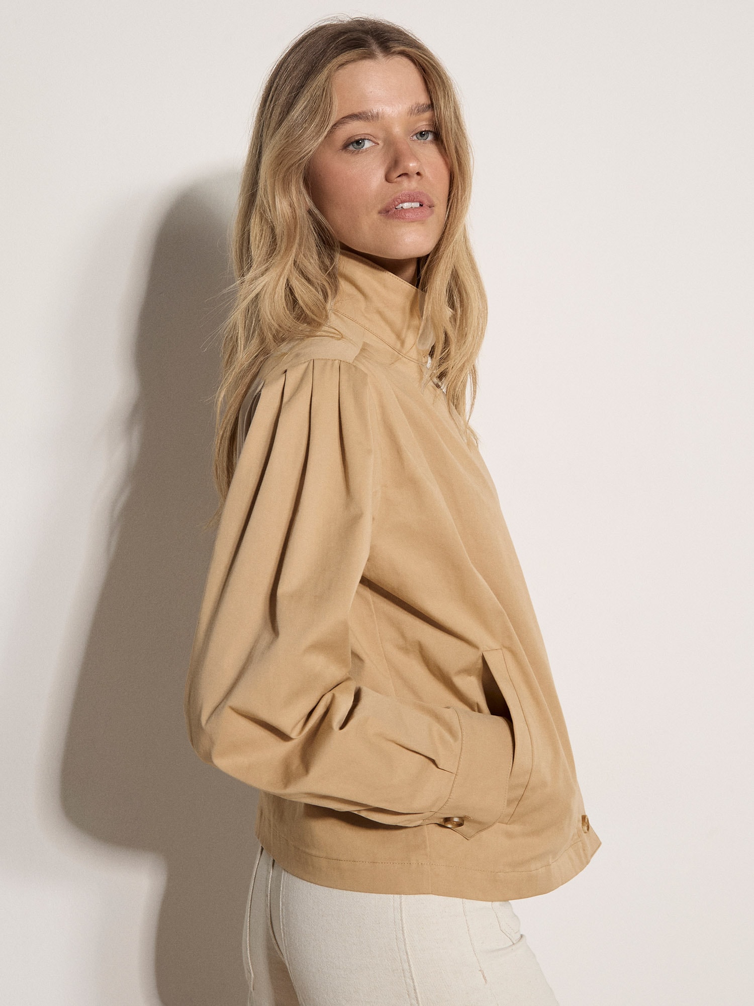 Apricot Kurzjacke »Baumwolljacke mit Stehkragen« mit Plissee